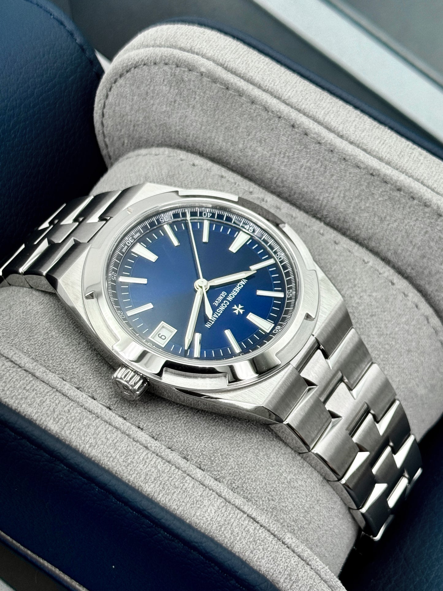 NEW 2026 Vacheron Constantin Overseas 41mm 4520V Stainless Steel Blue Dial