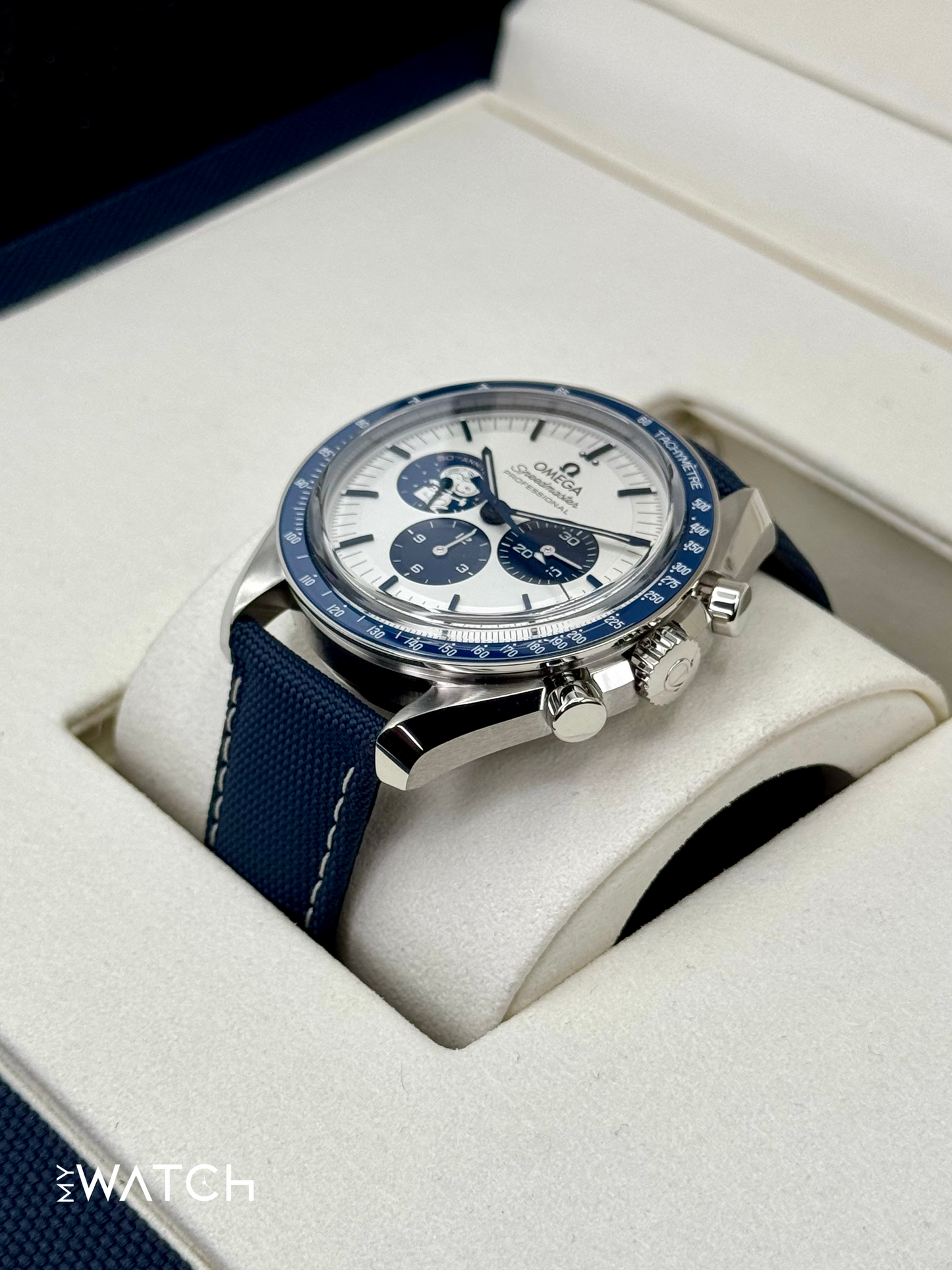 NEW 2025 Omega Speedmaster Silver Snoopy Award 310.32.42.50.02.001