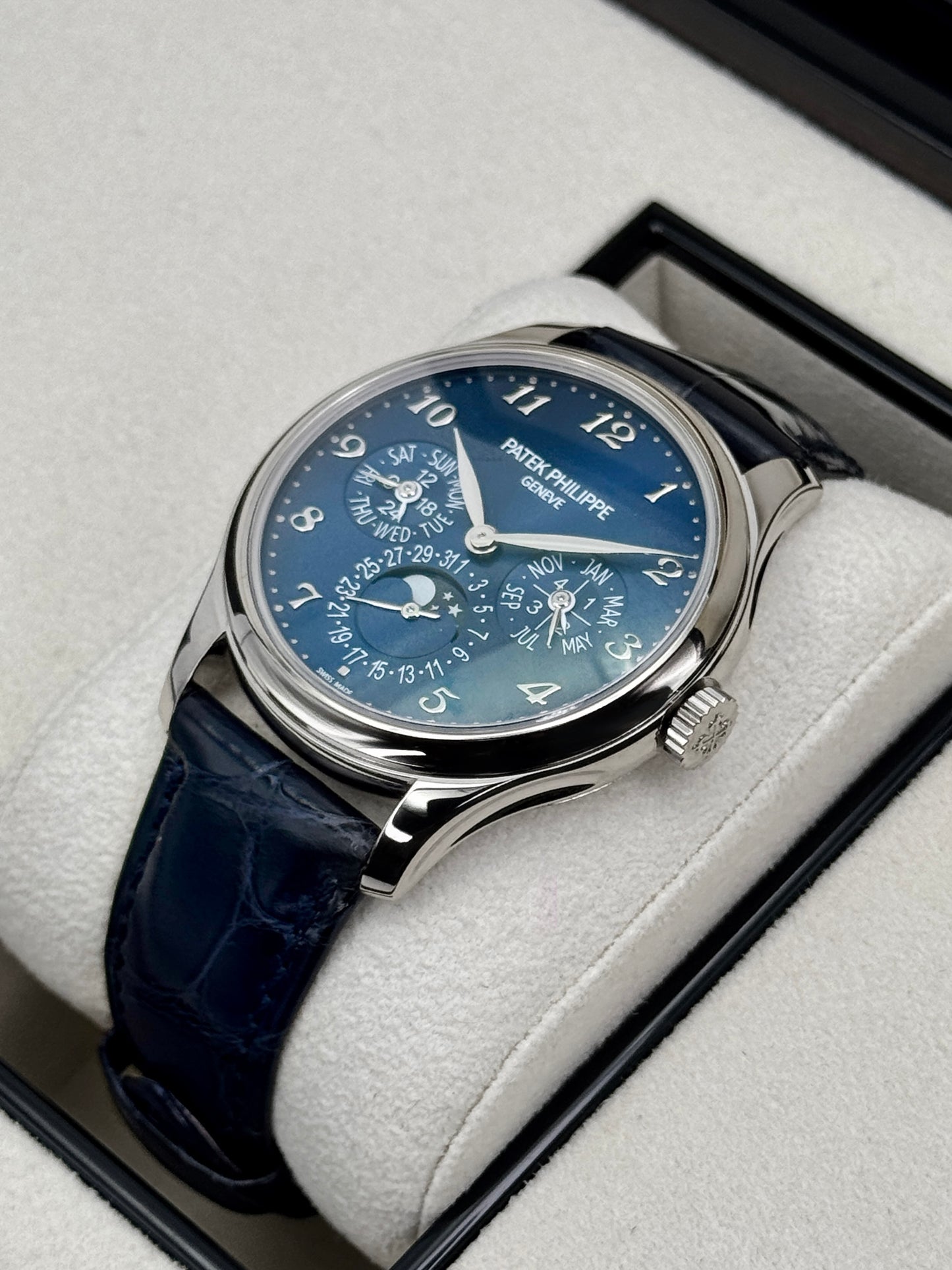 2021 Patek Philippe Perpetual Calendar 39mm 5327G White Gold Blue Dial