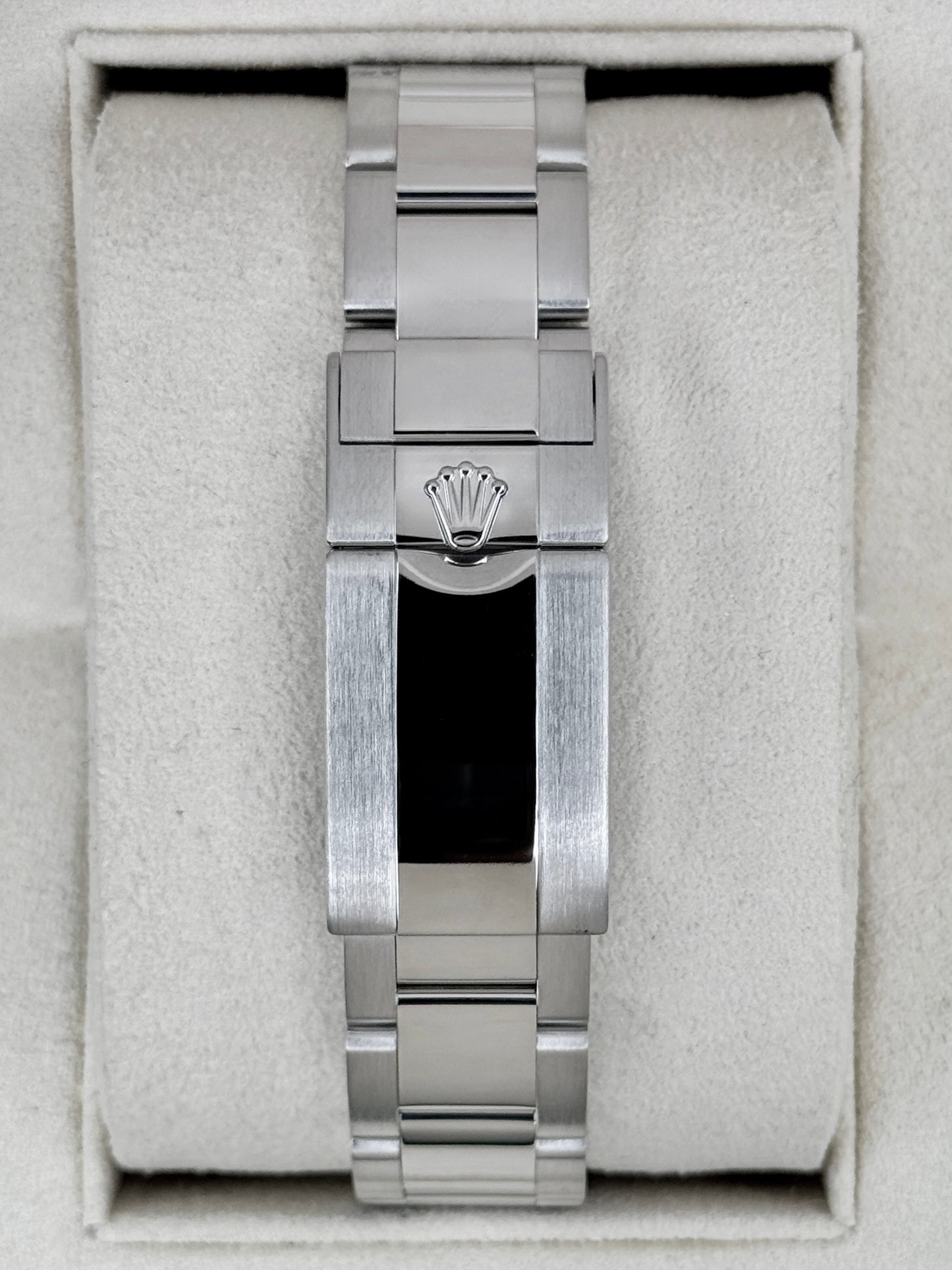 2020 Rolex Daytona 40mm 116506 Platinum Ice Blue Diamond Baguette Dial
