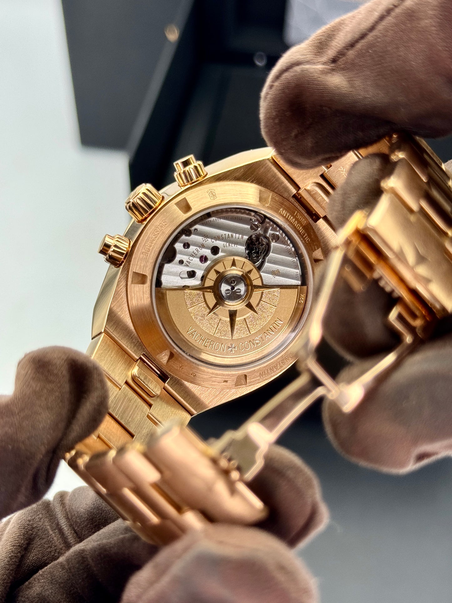 2024 Vacheron Constantin Overseas 42.5mm 5520V Rose Gold Blue Dial
