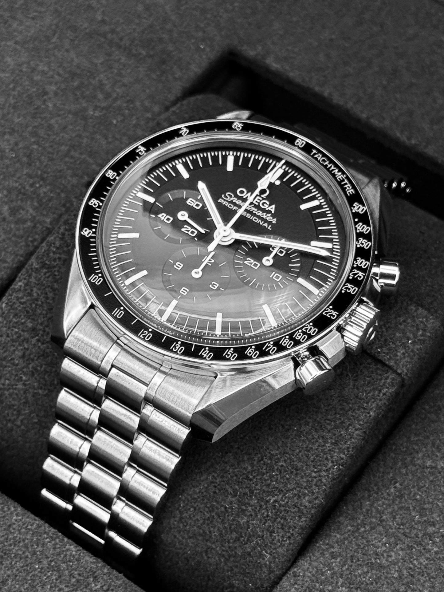 NEW 2026 Omega Speedmaster Moonwatch 42mm 310.30.42.50.01.001 Black