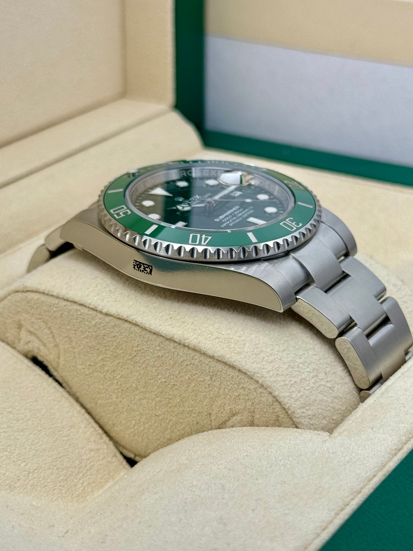 NEW 2019 Submariner Date "Hulk" 40mm 116610LV Stainless Steel Green Dial - MyWatchLLC