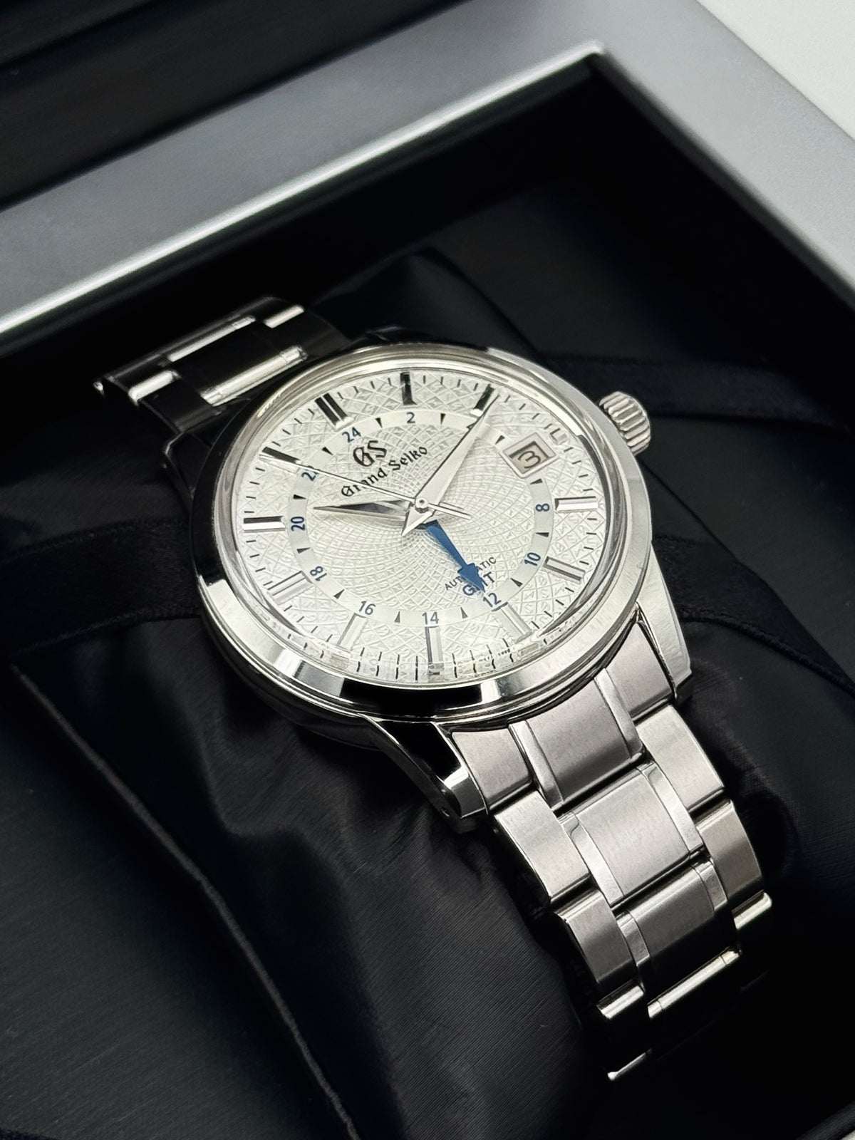 2018 Grand Seiko Elegance Collection 39mm SBGM235 Stainless Steel Silver Dial