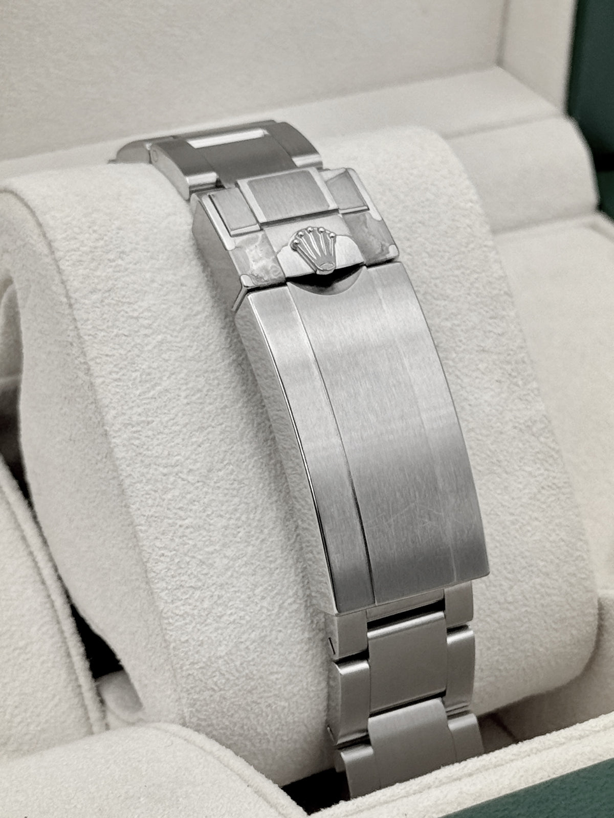 2017 Rolex Submariner Hulk 40mm 116610LV Green Dial