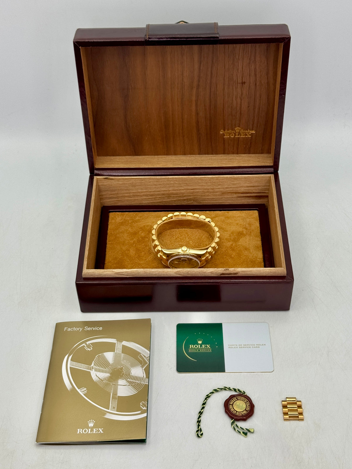 1991 Rolex Day-Date 36mm 18238 Presidential Yellow Gold Silver Dial (RSC)