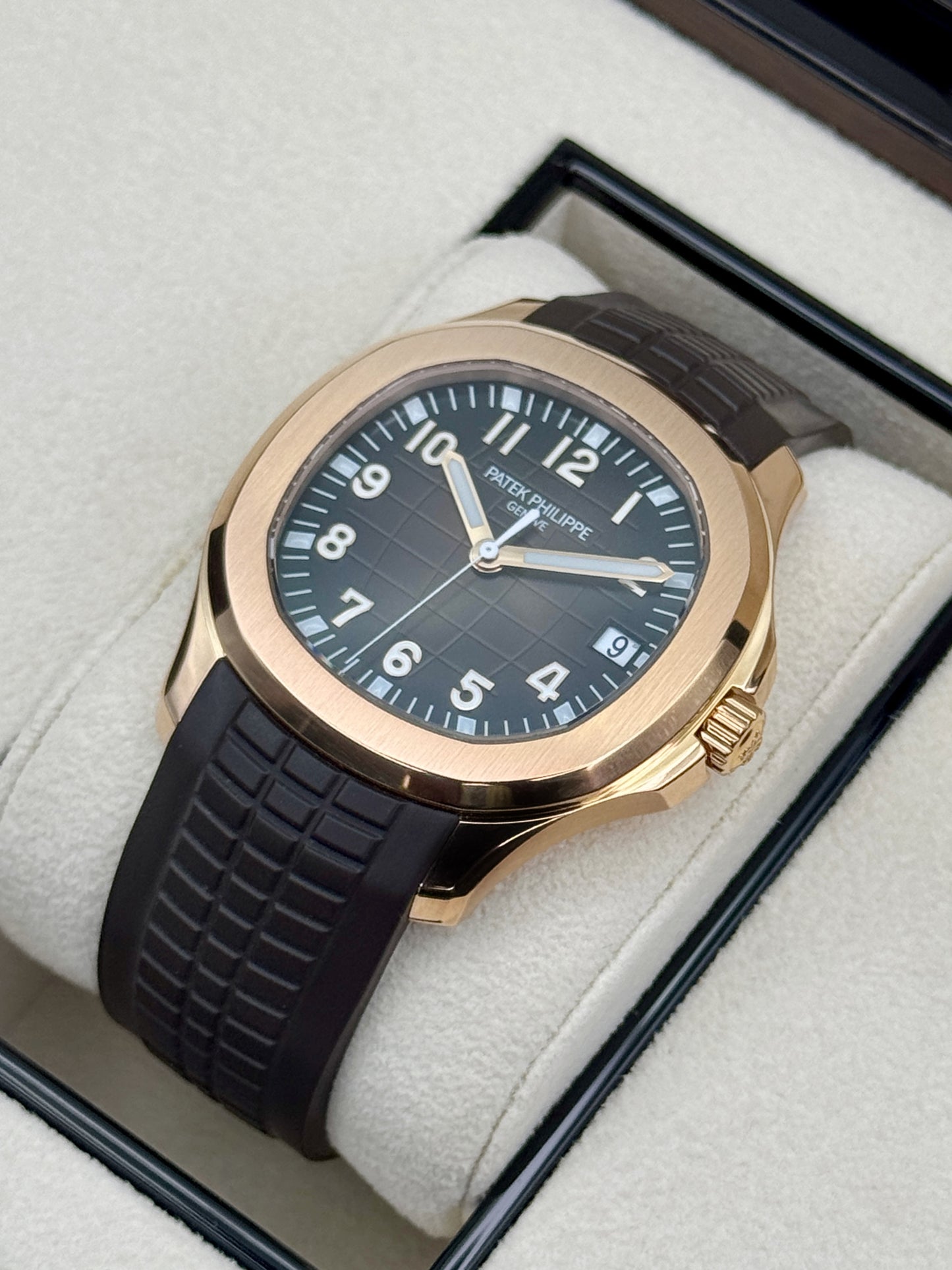 2023 Patek Philippe Aquanaut 40mm 5167R-001 Rose Gold Brown Dial