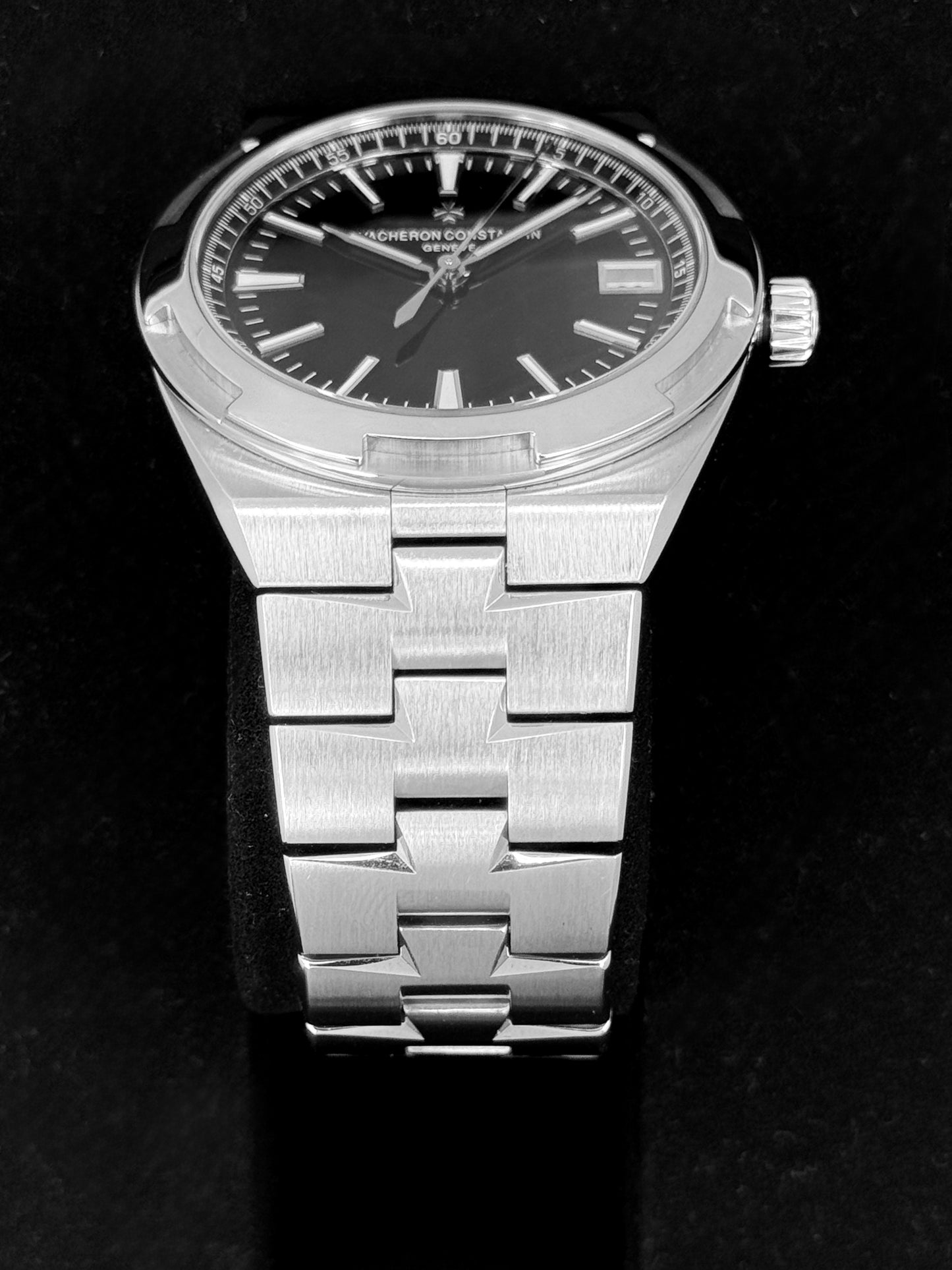 2021 Vacheron Constantin Overseas 41mm 4500V Stainless Black Dial