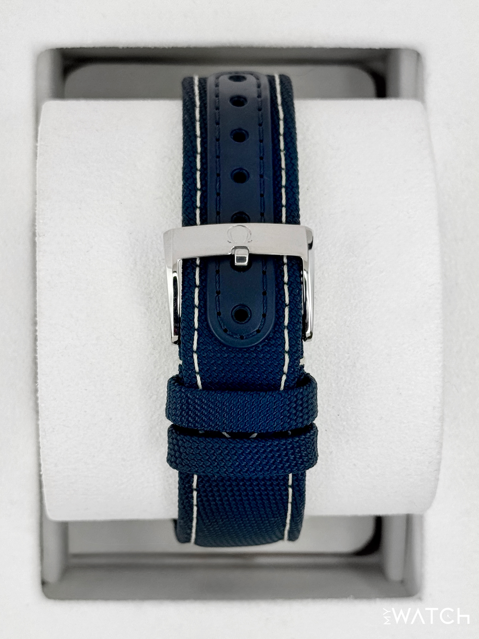 NEW 2026 Omega Speedmaster Silver Snoopy Award 310.32.42.50.02.001 - MyWatchLLC