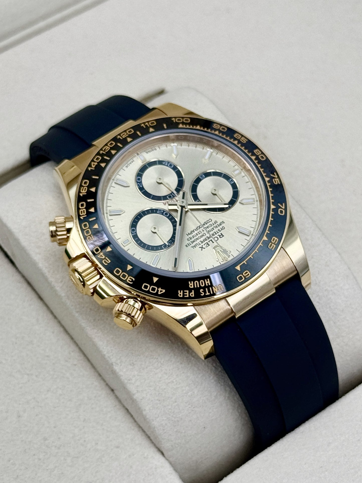 NEW 2026 Rolex Daytona 40mm 126518LN Yellow Gold Oysterflex Champagne Dial
