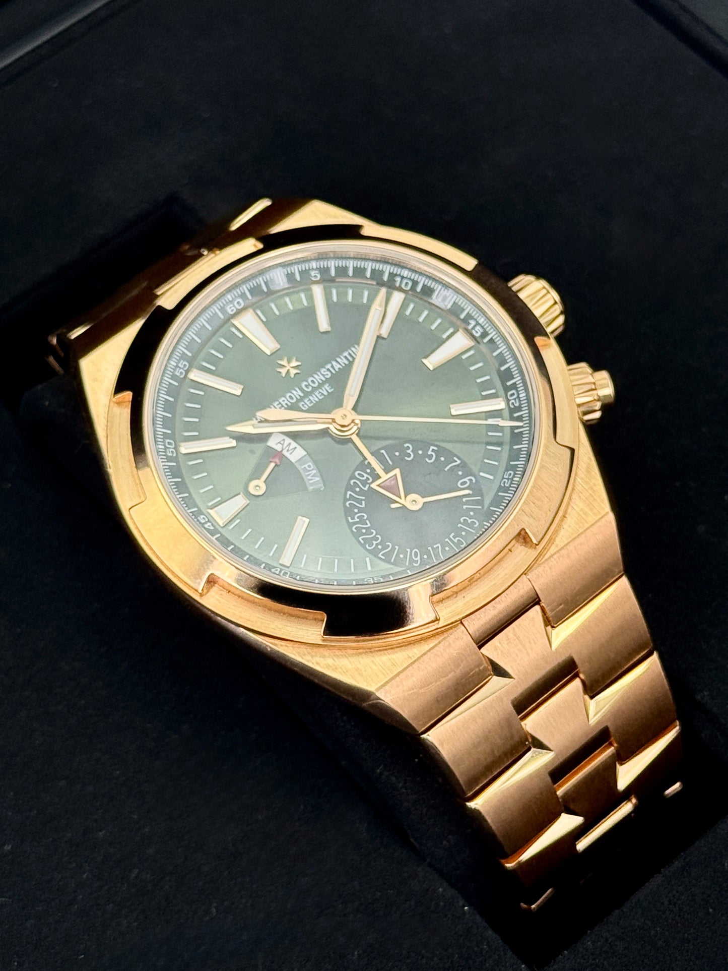 2024 Vacheron Constantin Overseas Dual Time 41mm 7920V Rose Gold Green Dial