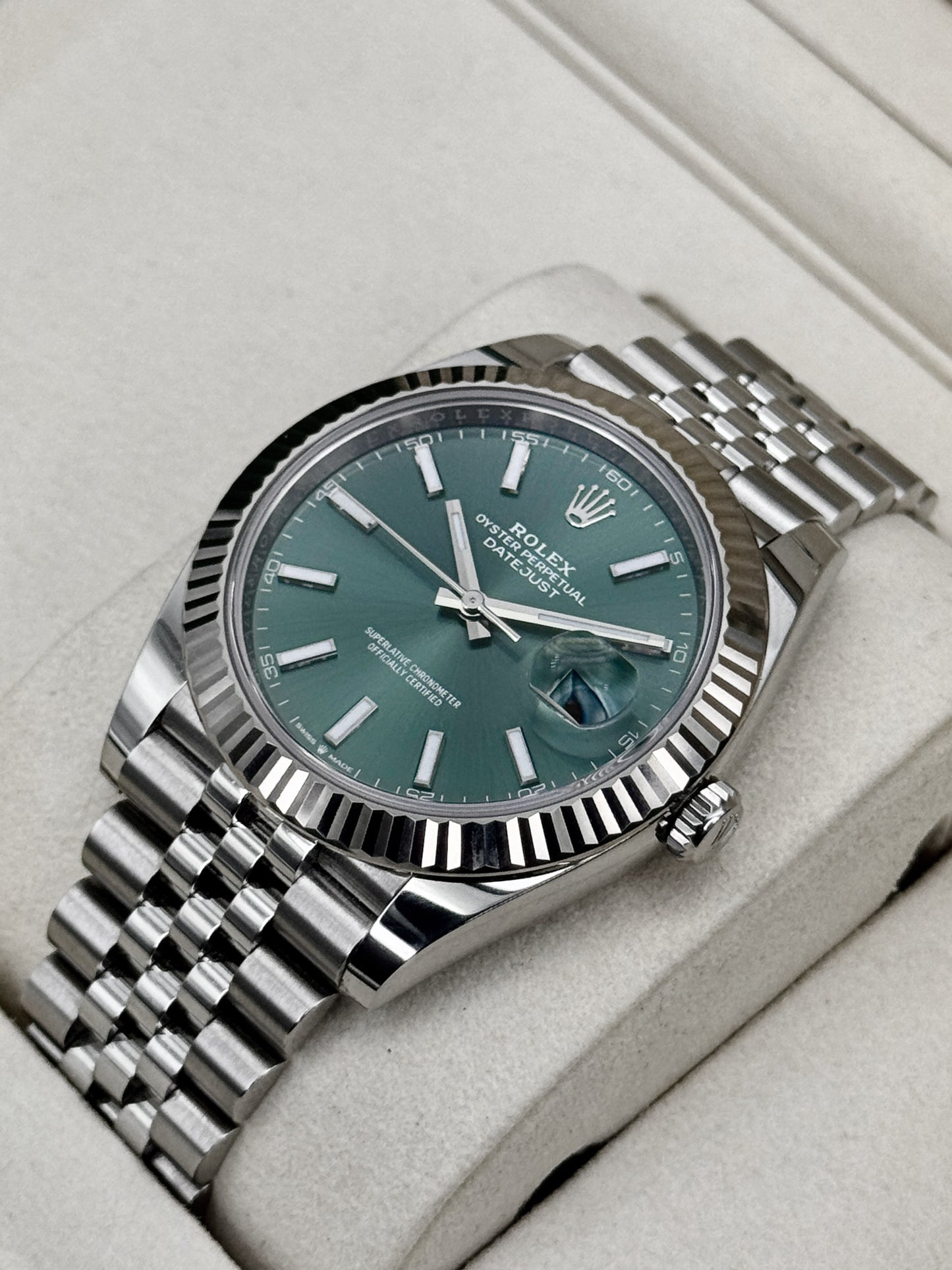 2025 Rolex Datejust 41mm 126334 Stainless Steel Jubilee Green Dial