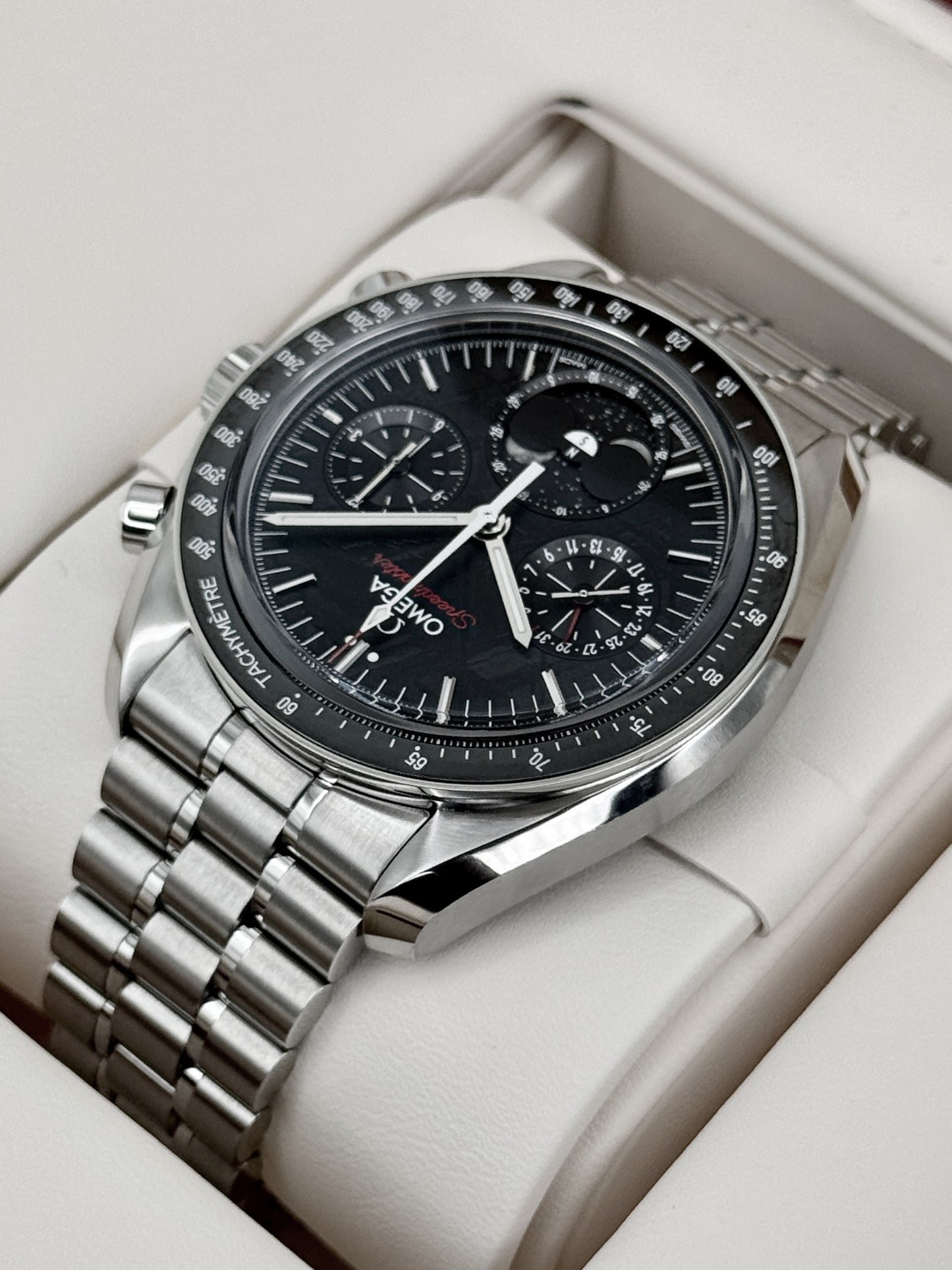 NEW 2026 Omega Speedmaster Moonphase 43mm 304.30.43.52.01.001 Meteorite Dial