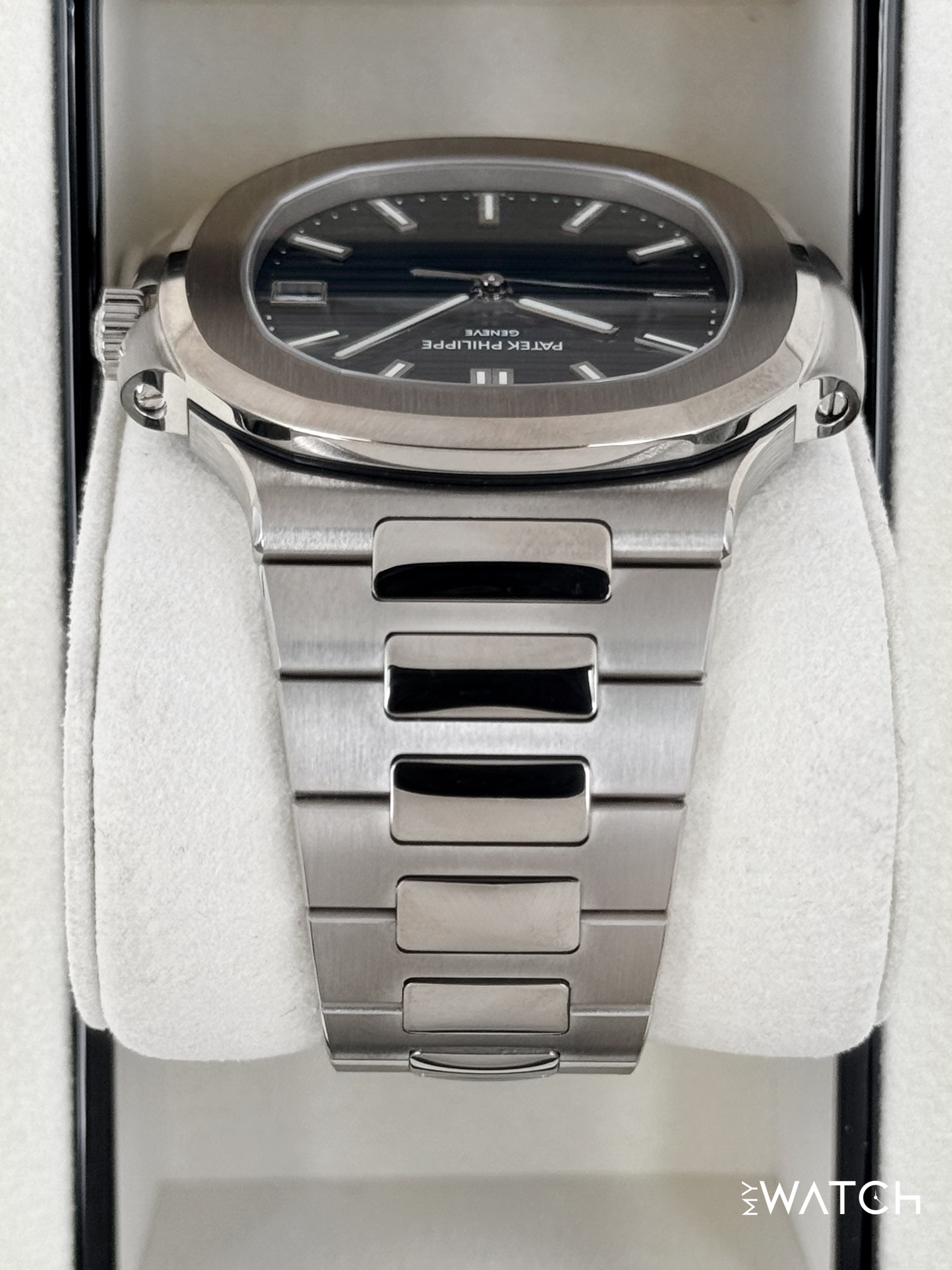 NEW 2025 Patek Philippe Nautilus 41mm 5811/1G White Gold Blue Dial
