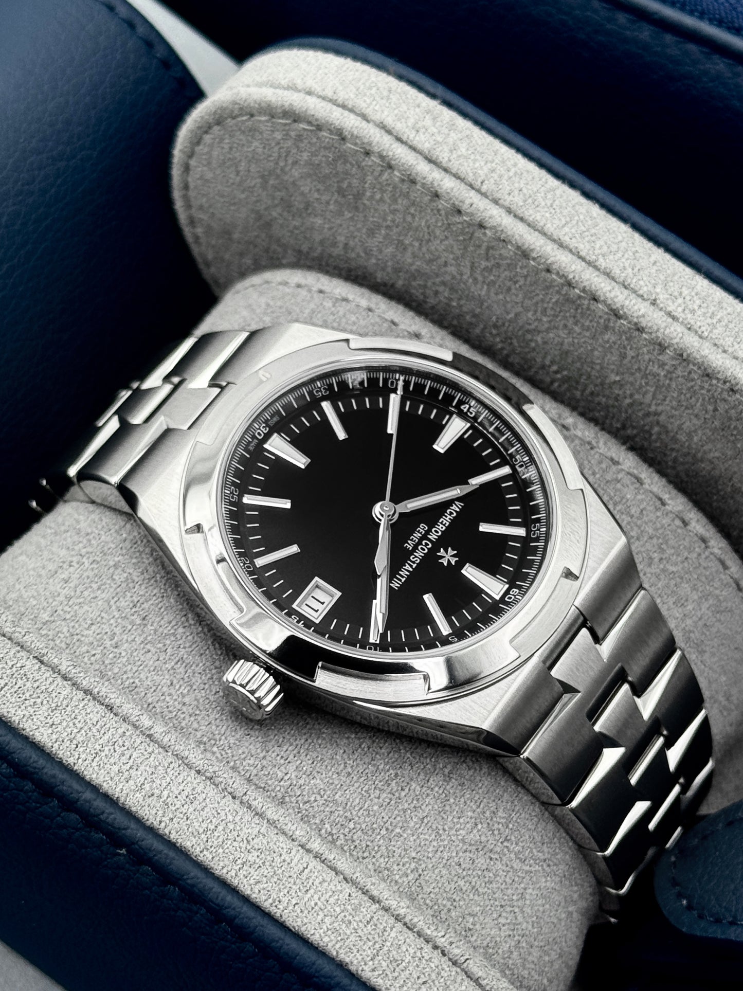 NEW 2026 Vacheron Constantin Overseas 41mm 4520V Stainless Steel Black Dial