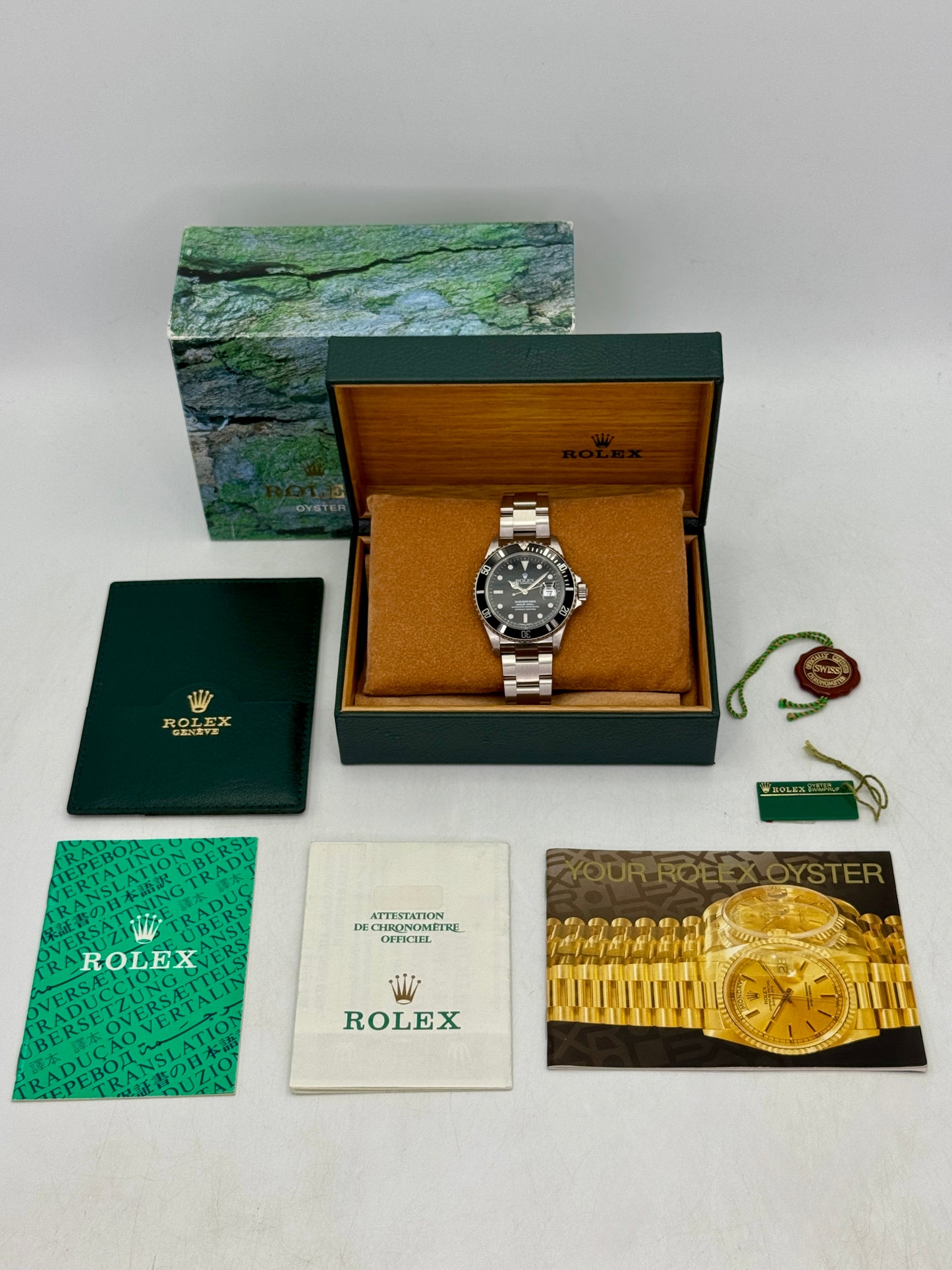 2000 Rolex Submariner 40mm 16610 Stainless Steel Black Dial (Collector's Set)