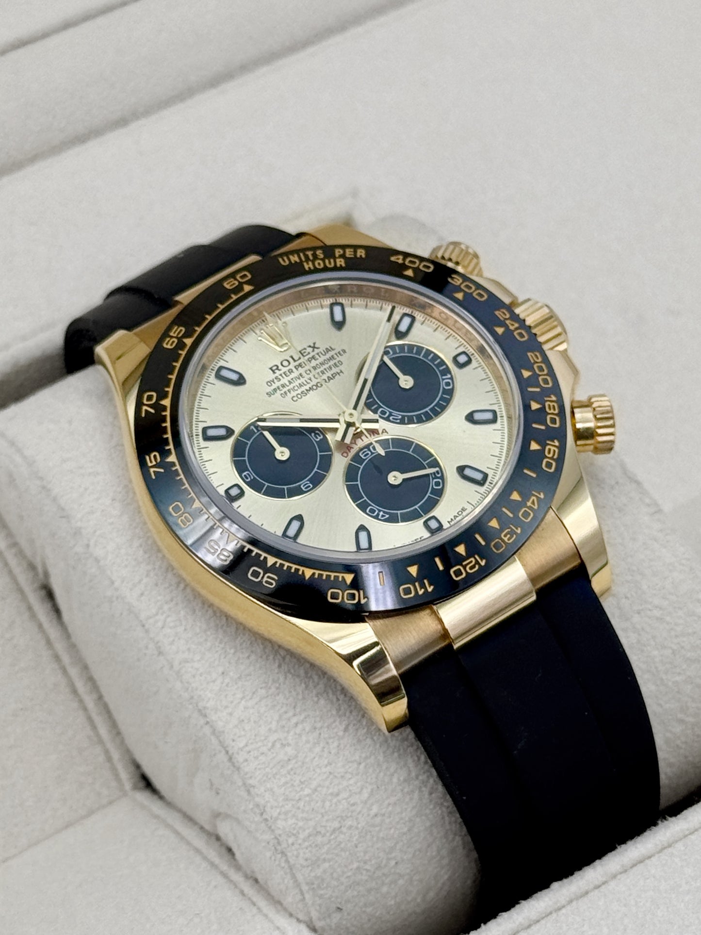 2022 Rolex Daytona 40mm 116518LN Yellow Gold Oysterflex Champagne Dial
