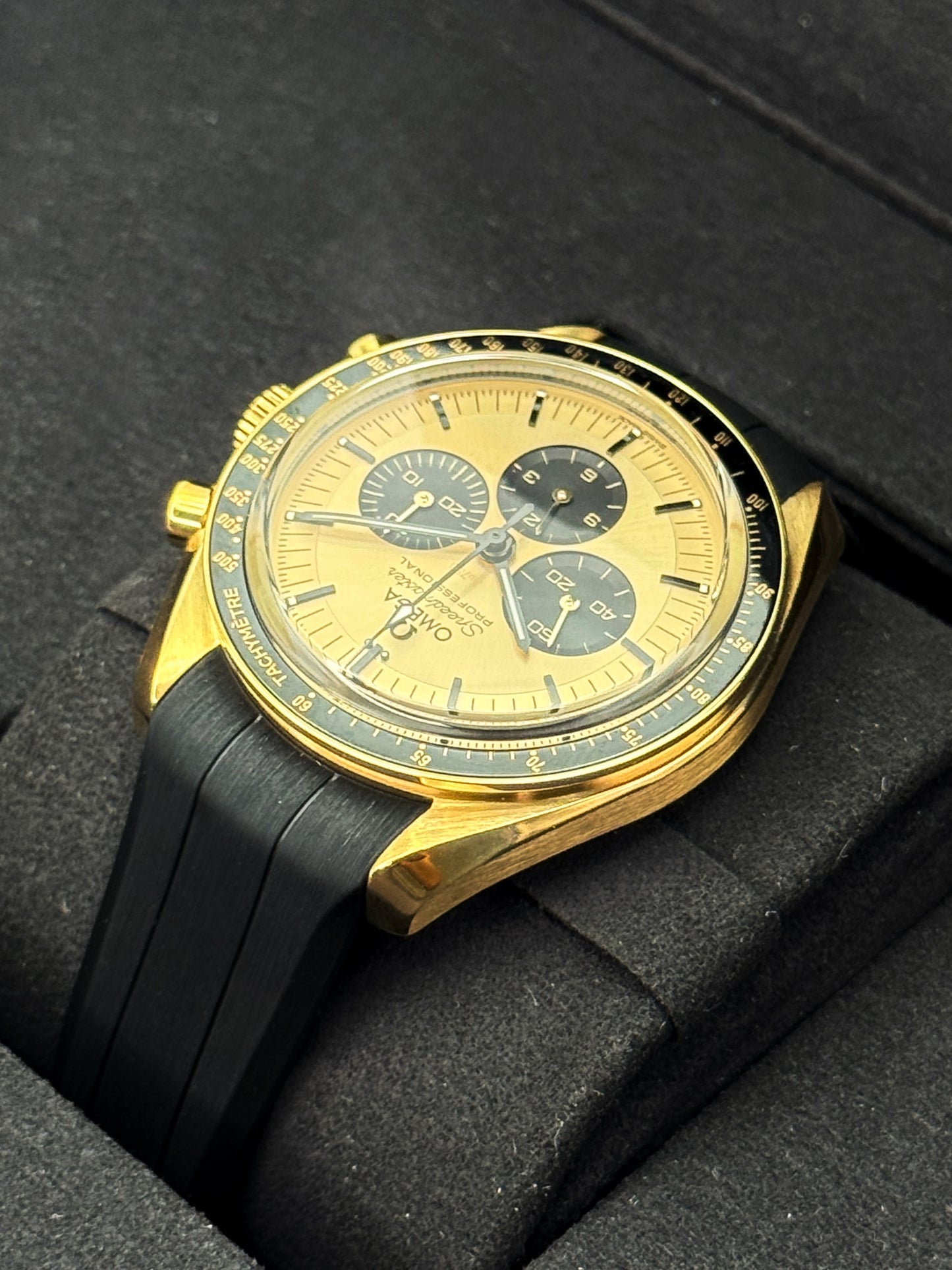 2022 Omega Speedmaster 42mm 310.62.42.50.99.001 18kt Yellow Gold