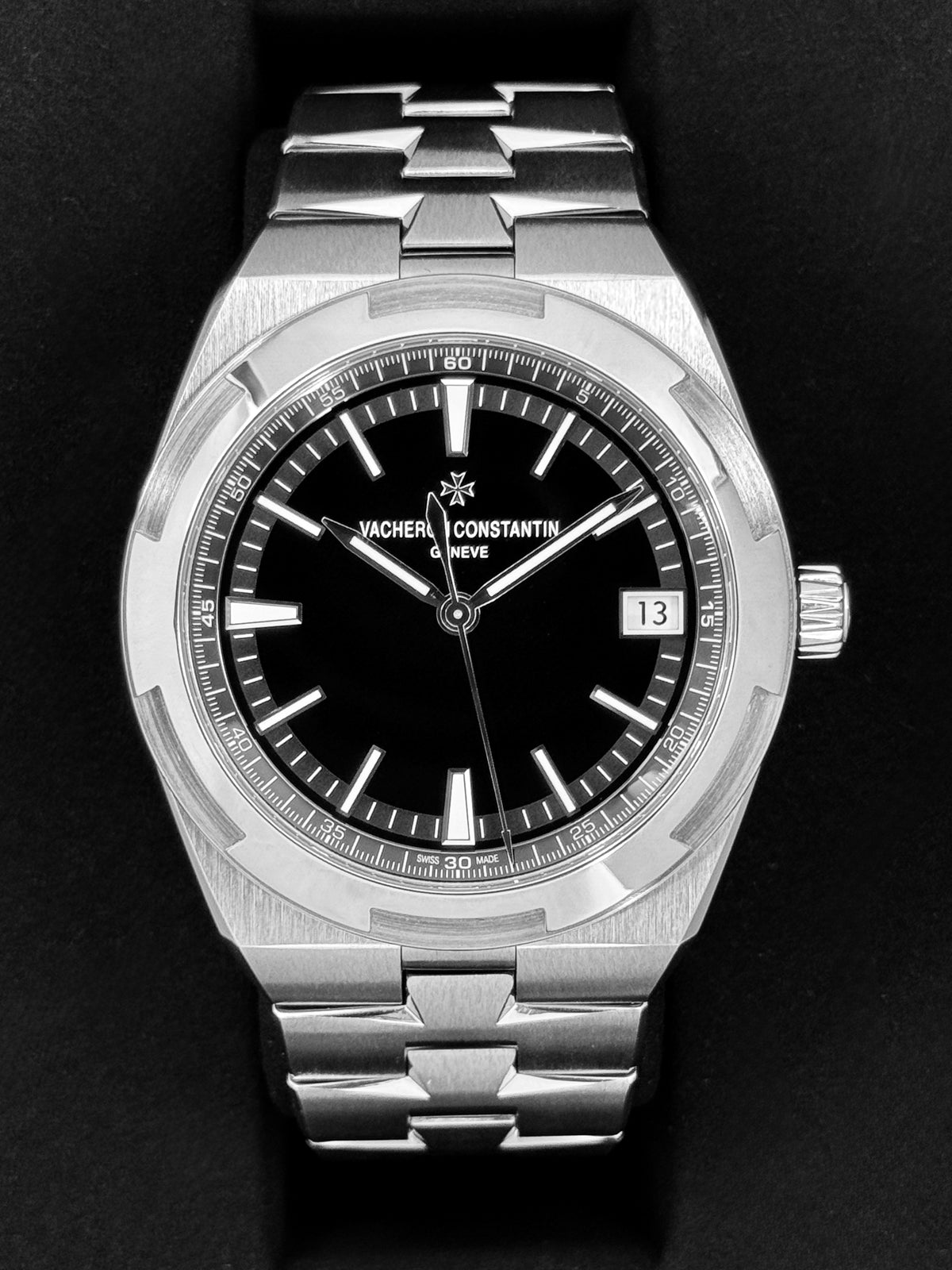 2023 Vacheron Constantin Overseas 41mm 4500V Stainless Black Dial
