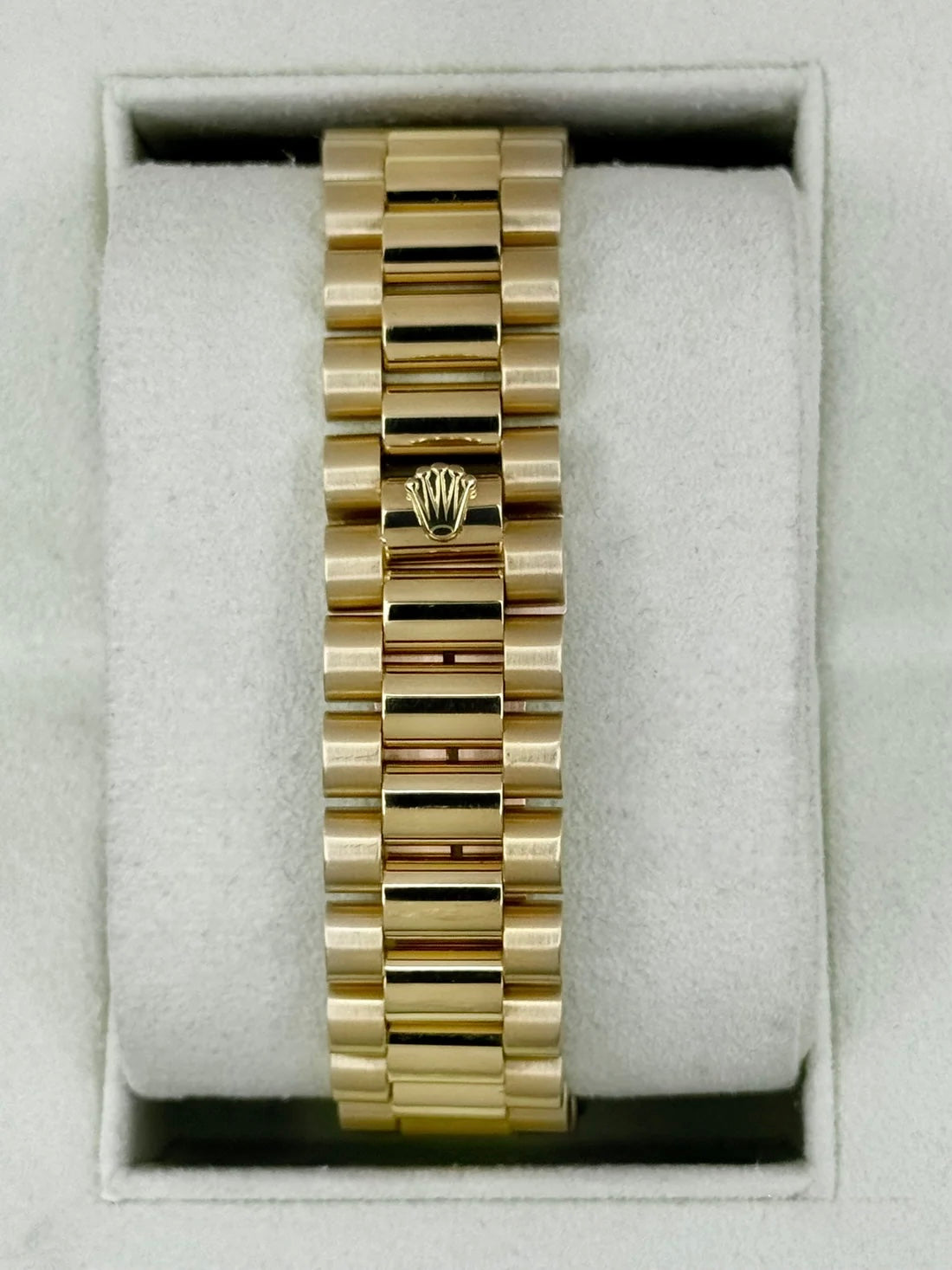 1990 Rolex Day-Date 36mm 18238 Presidential 18kt Yellow Gold Champagne Dial (CPO)