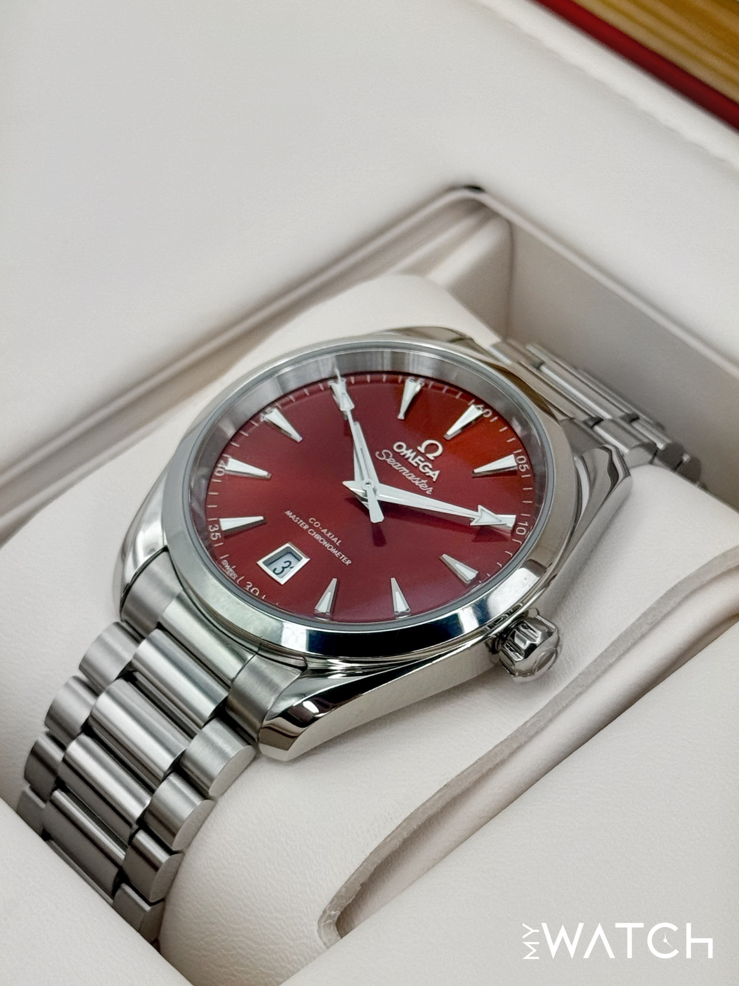 2025 Omega Seamaster Aqua Terra 38mm 220.10.38.20.13.003 Red Dial