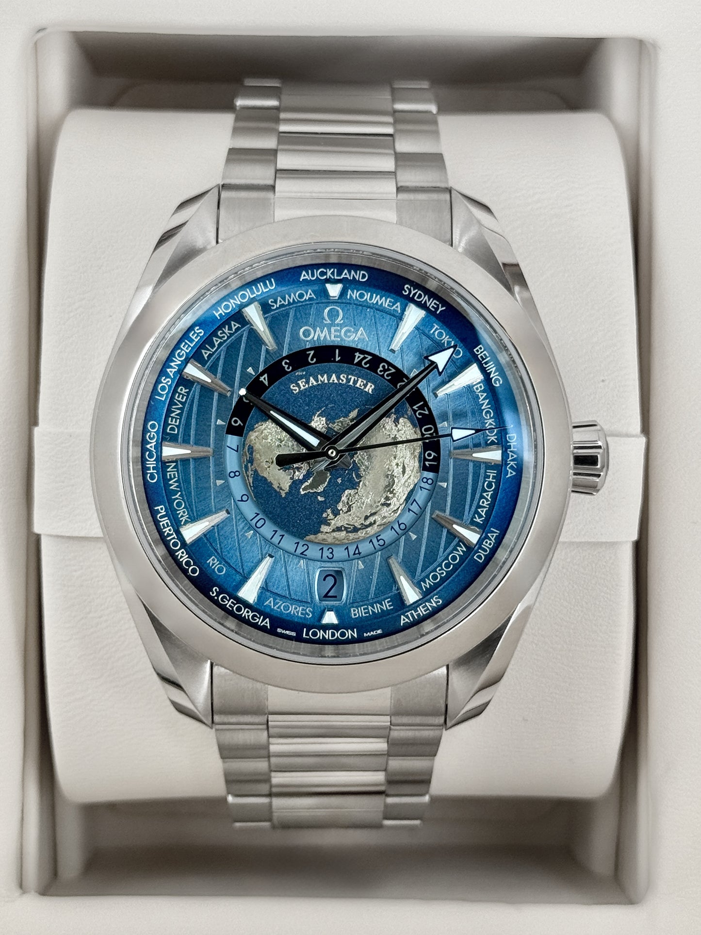 2025 Omega Seamaster Aqua Terra Worldtimer 43mm 220.10.43.22.03.002 Blue Dial