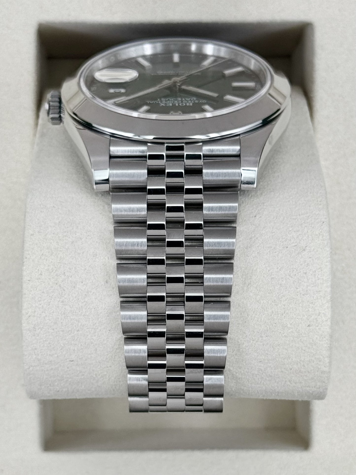 NEW 2026 Rolex Datejust 41mm 126300 Stainless Steel Jubilee Green Ombre Dial