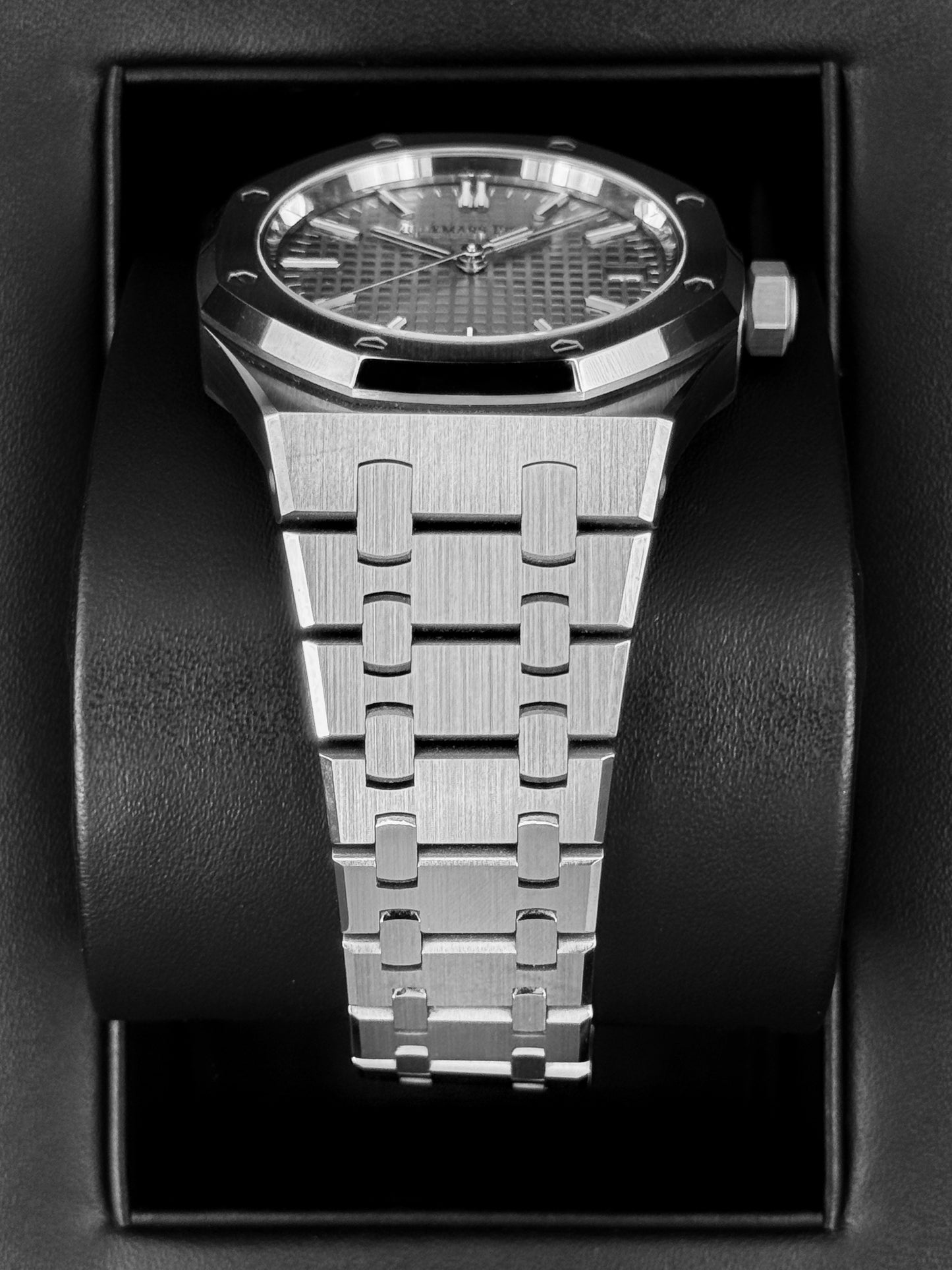 2025 Audemars Piguet Royal Oak 37mm 15550ST Stainless Steel Grey Dial