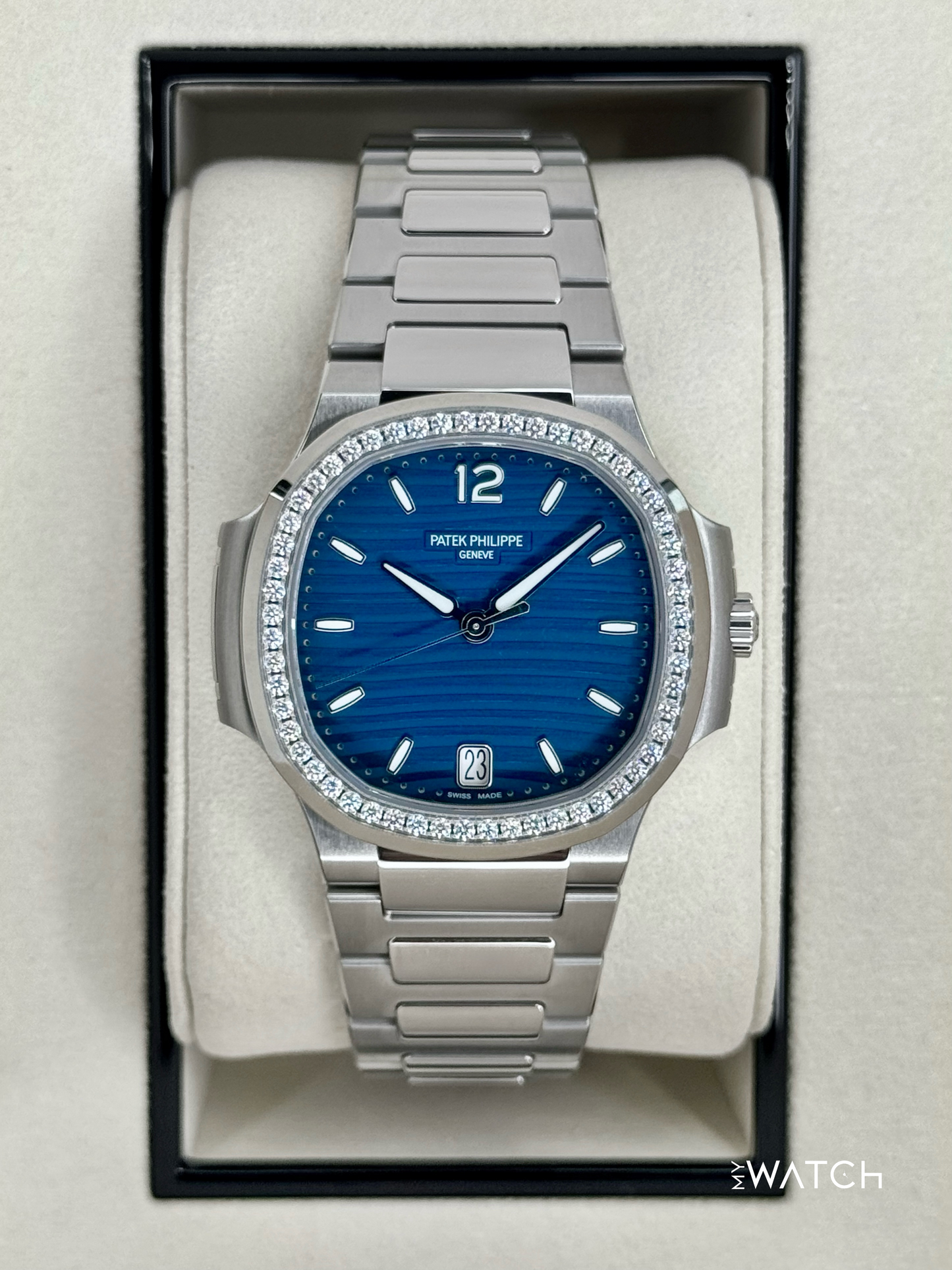 NEW 2025 Patek Philippe Nautilus 35.2mm 7118/1200A-001 Stainless Steel Blue Dial