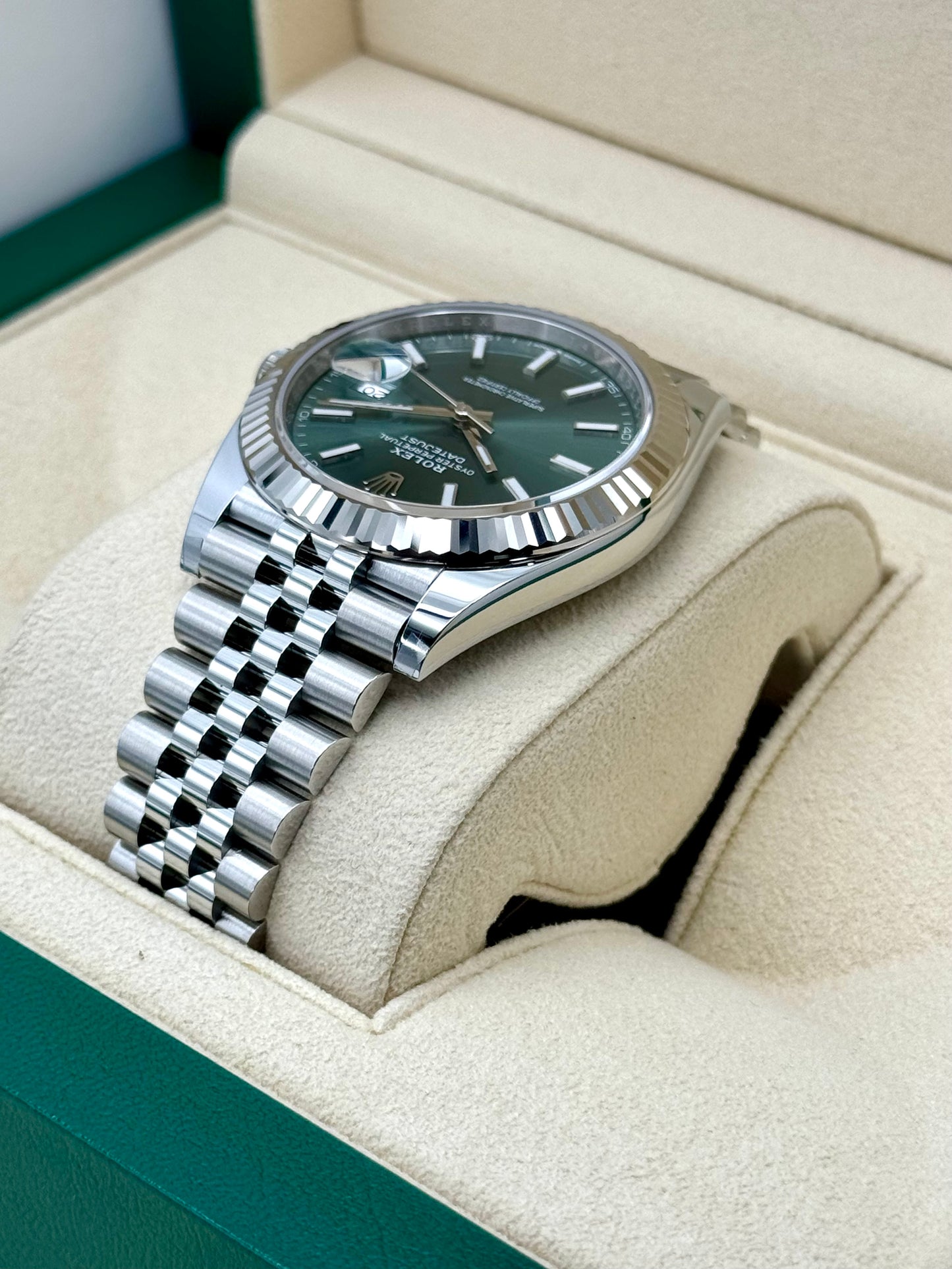 NEW 2024 Rolex Datejust 41mm 126334 Stainless Steel Jubilee Green Dial
