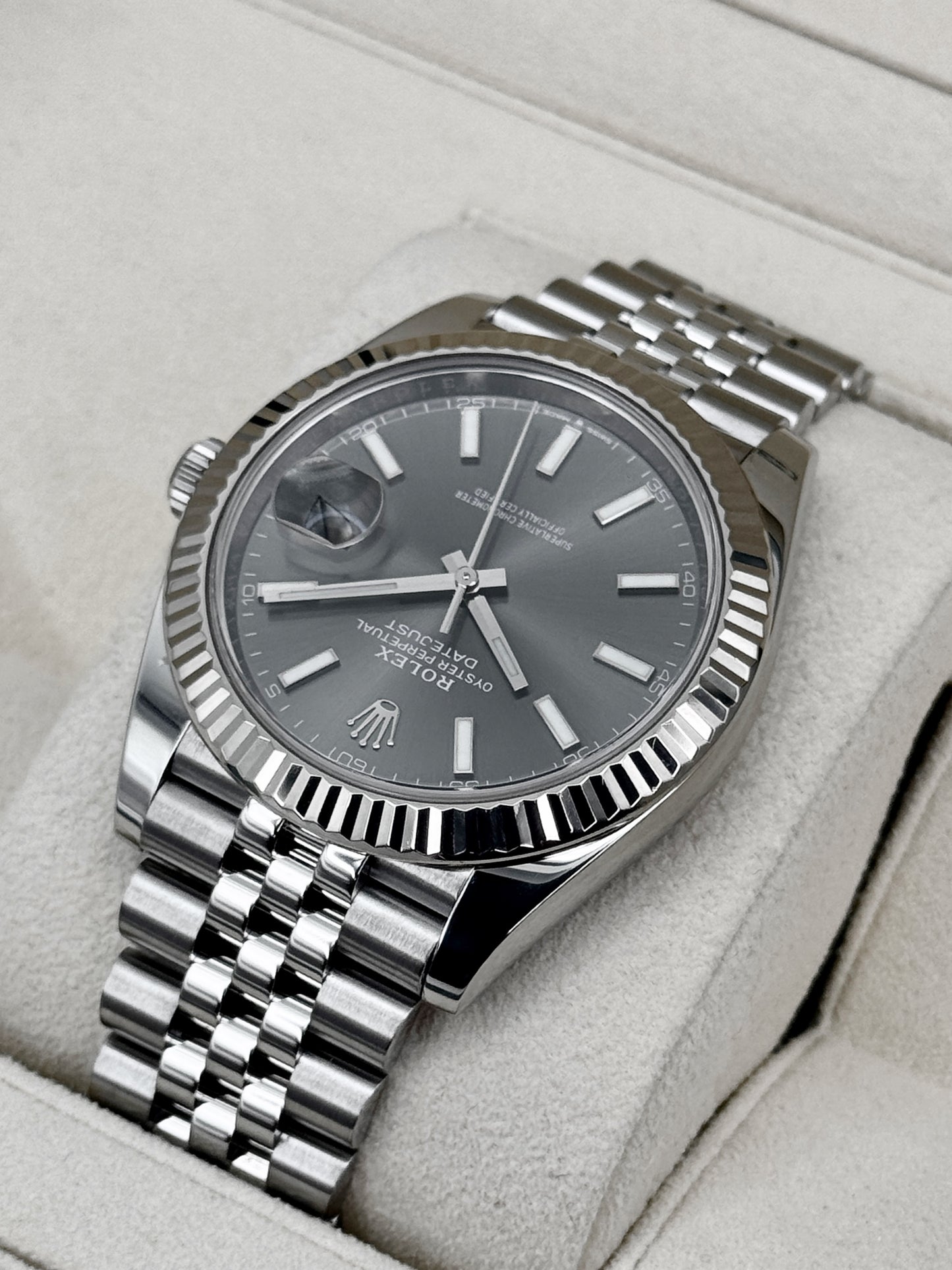2021 Rolex Datejust 41mm 126334 Stainless Steel Jubilee Rhodium Dial