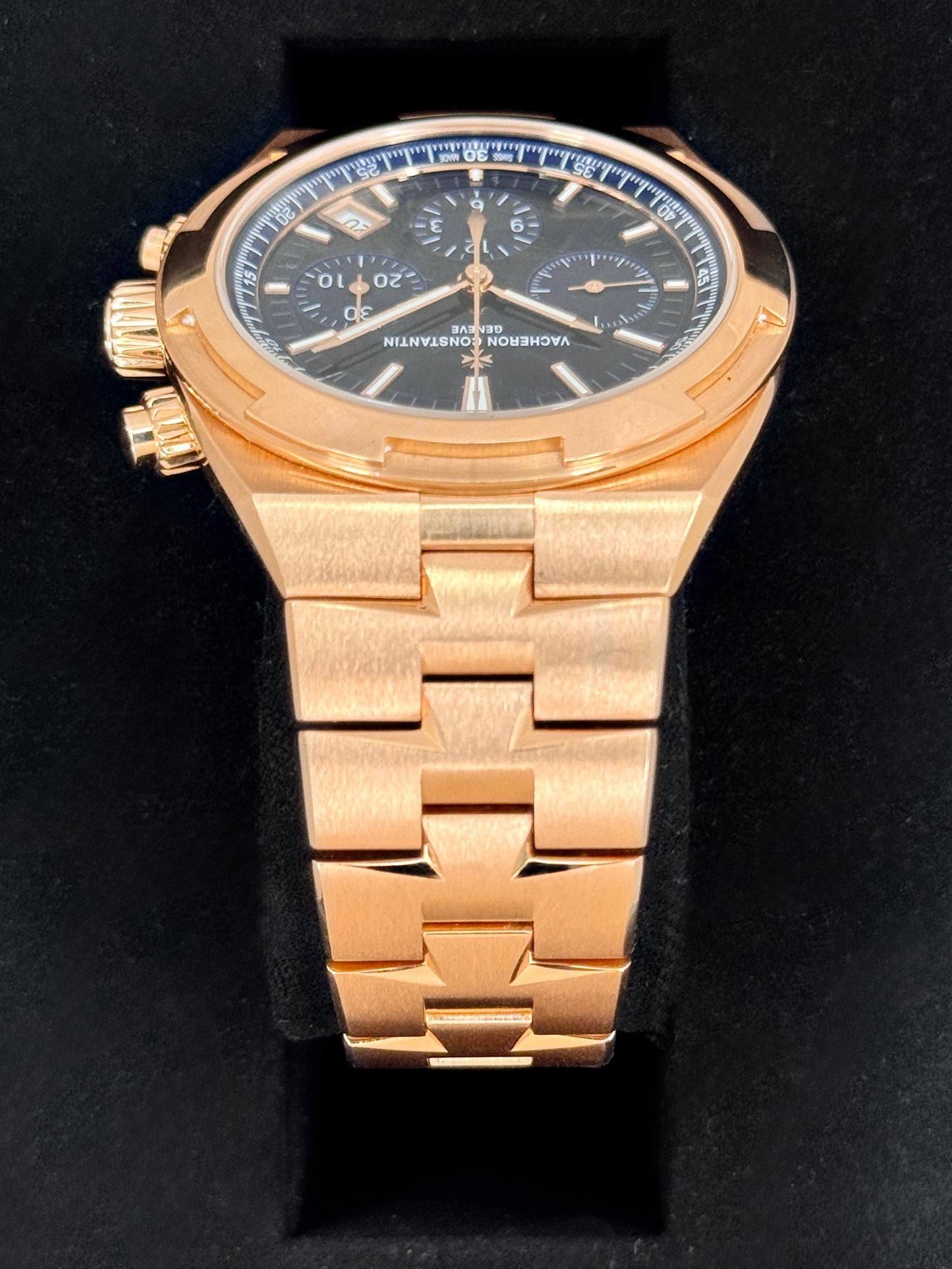 2024 Vacheron Constantin Overseas 42.5mm 5520V Rose Gold Blue Dial