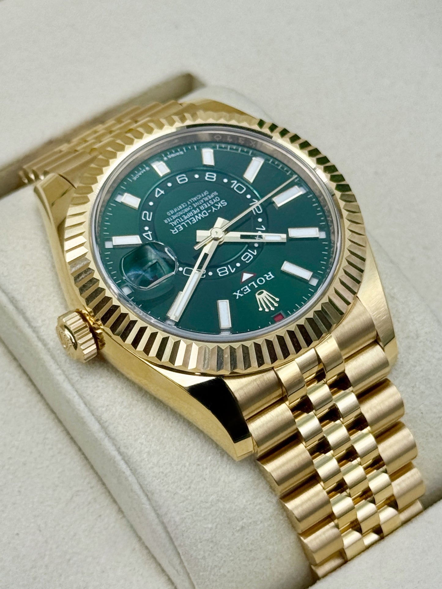 2025 Rolex Sky-Dweller 42mm 336938 Yellow Gold Jubilee Green Dial