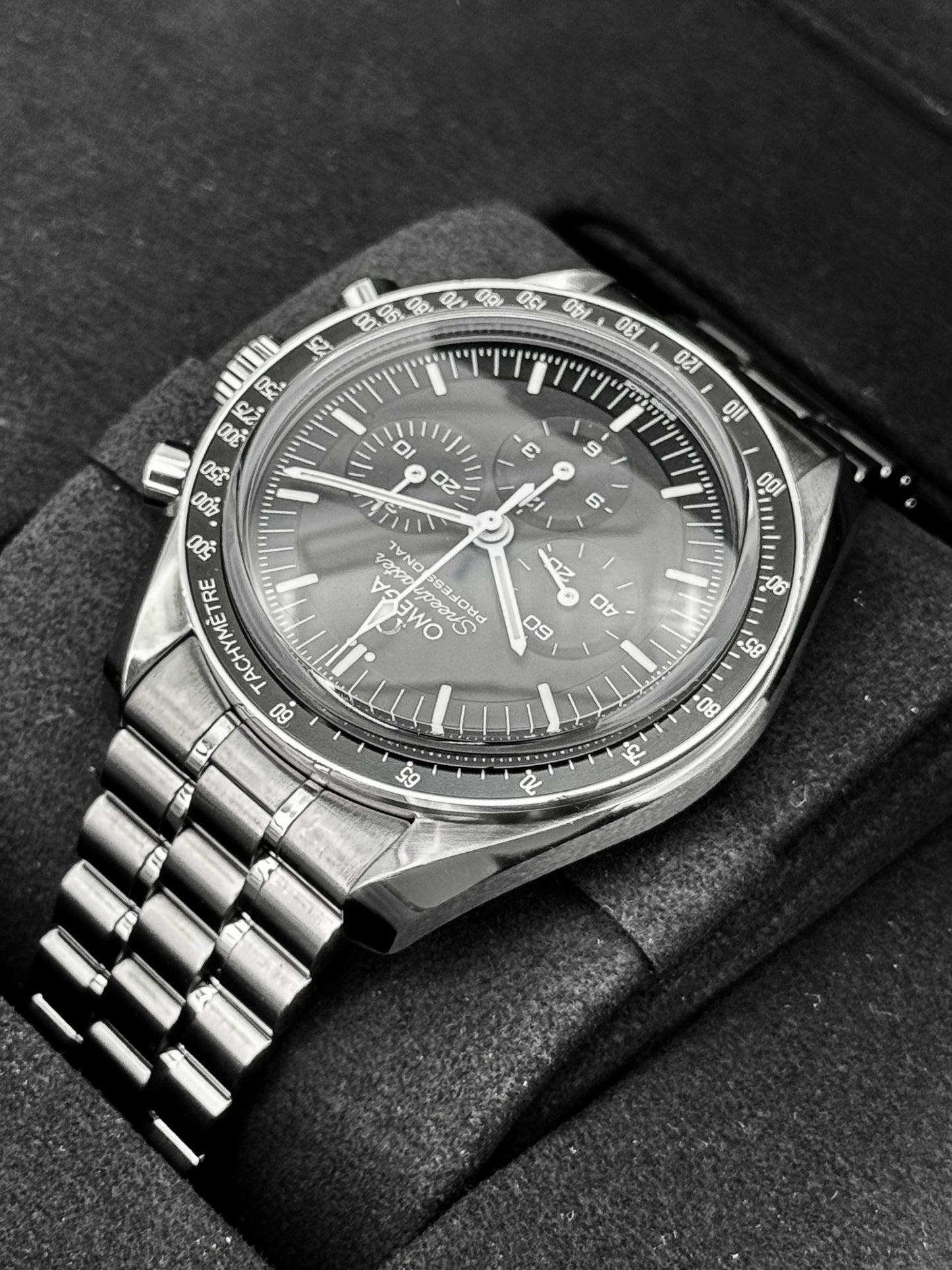 2023 Omega Speedmaster Pro Moonwatch 42mm 310.30.42.50.01.002 Black Dial