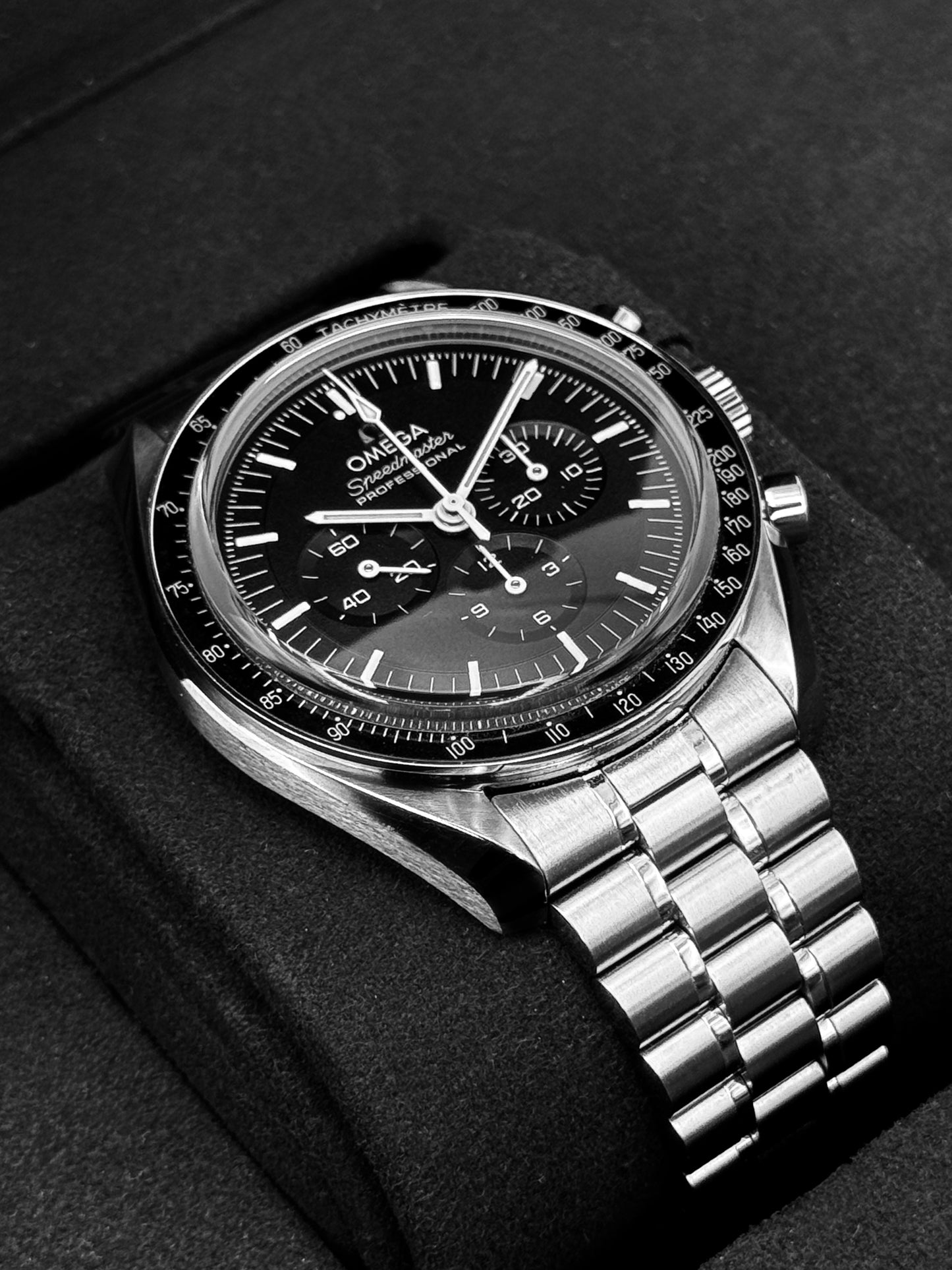 2023 Omega Speedmaster Moonwatch Pro 42mm 310.30.42.50.01.002 Black Dial