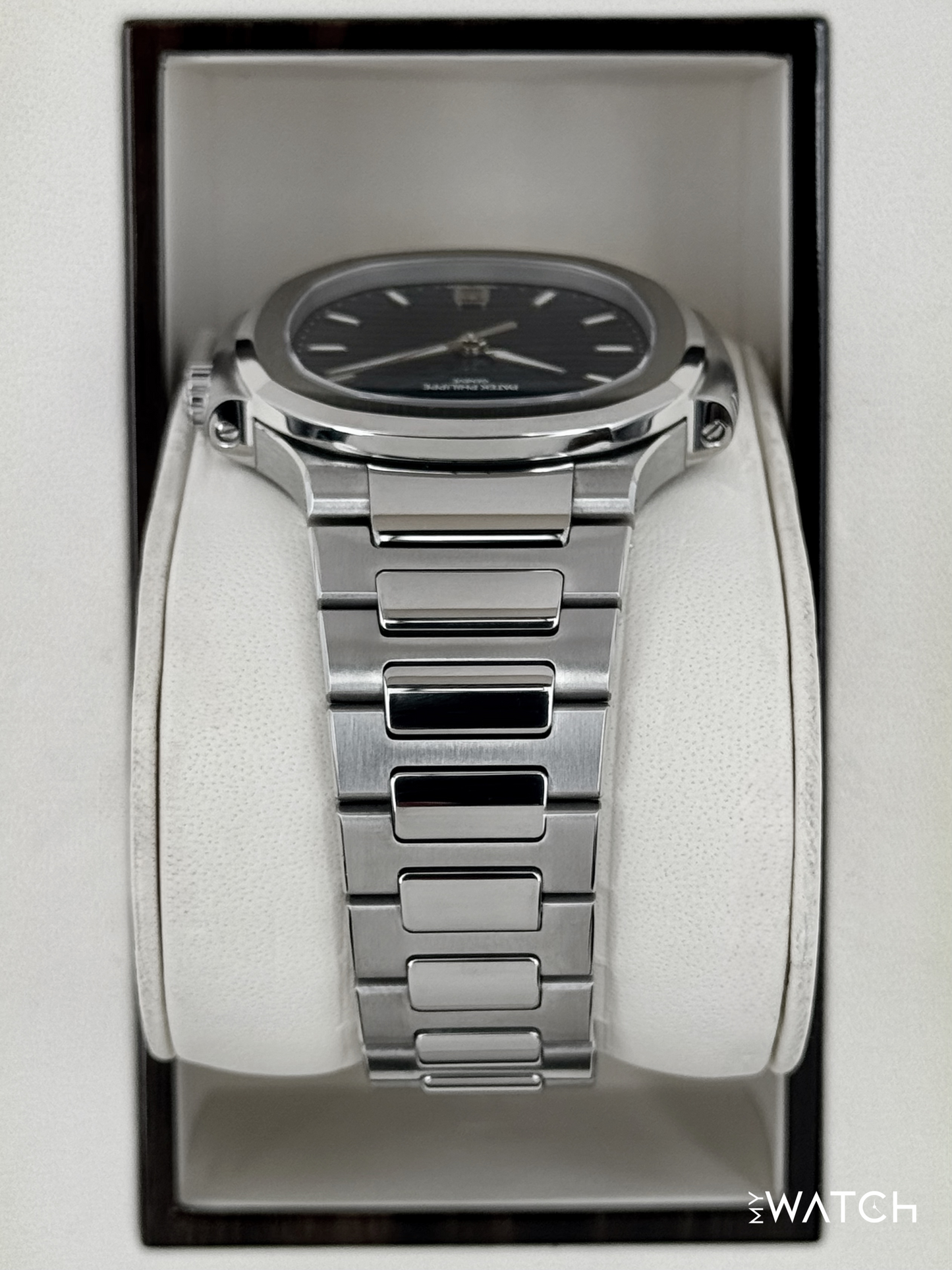 2017 Patek Philippe Nautilus 35.2mm 7118/1A-001 Stainless Steel Blue Dial