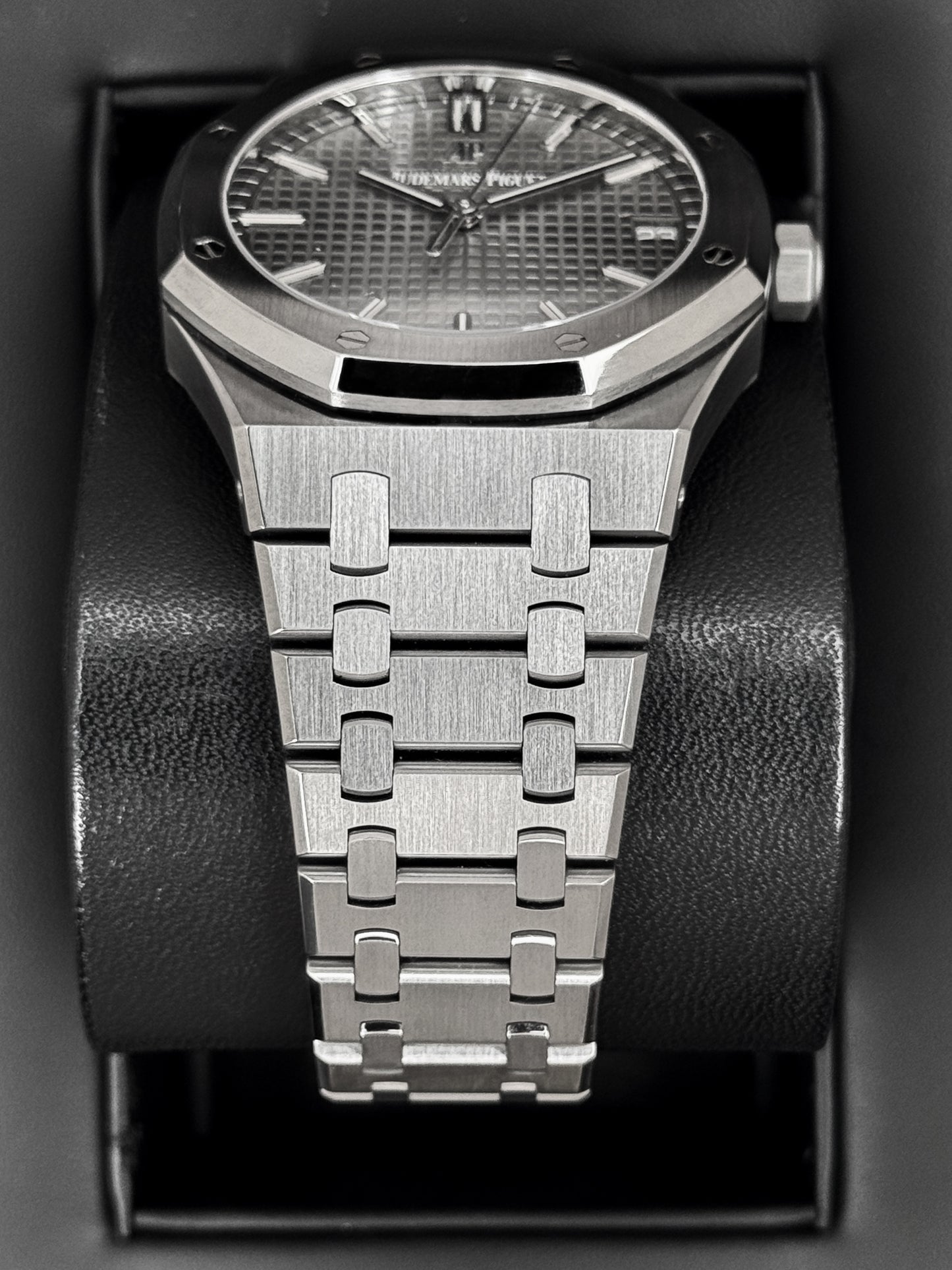 2019 Audemars Piguet Royal Oak 41mm 15500ST Stainless Steel Grey Dial