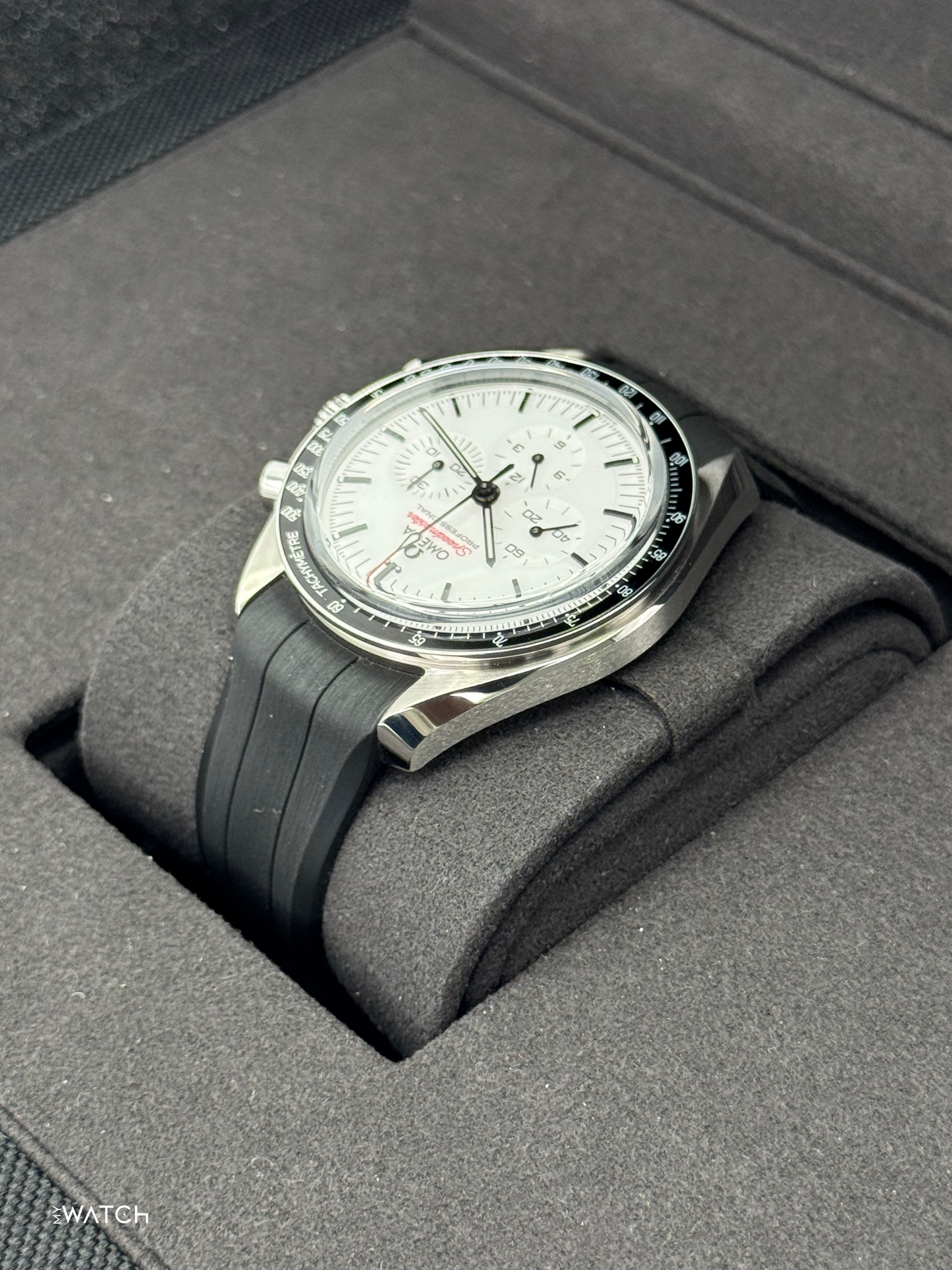 NEW 2025 Omega Speedmaster Moonwatch Pro 42mm 310.32.42.50.04.001 White Dial