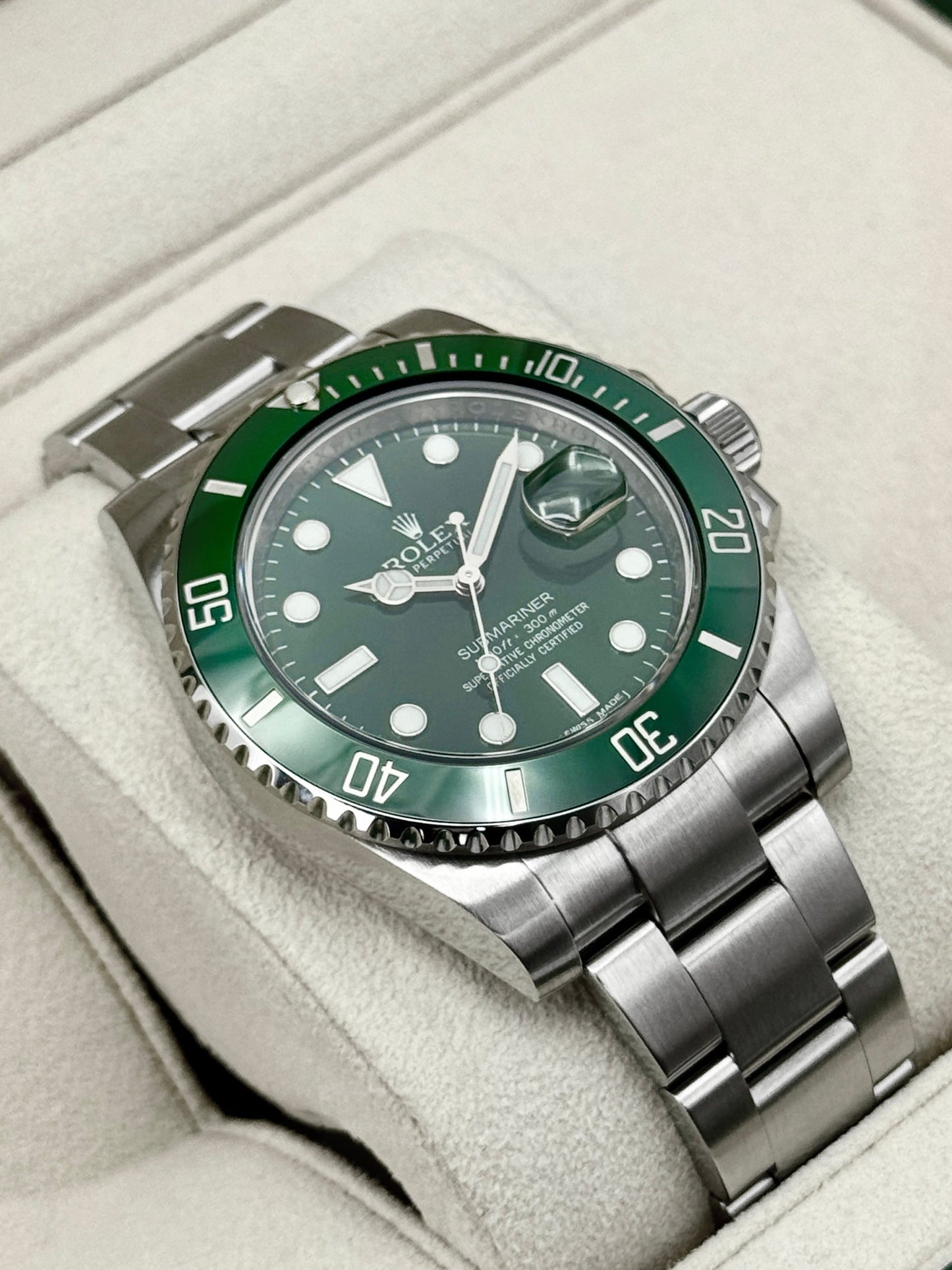 2015 Rolex Submariner Hulk 40mm 116610LV Green Dial