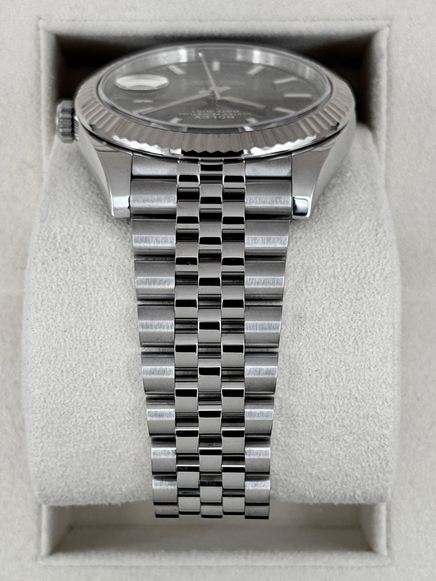 2021 Rolex Datejust 41mm 126334 Stainless Steel Jubilee Rhodium Dial
