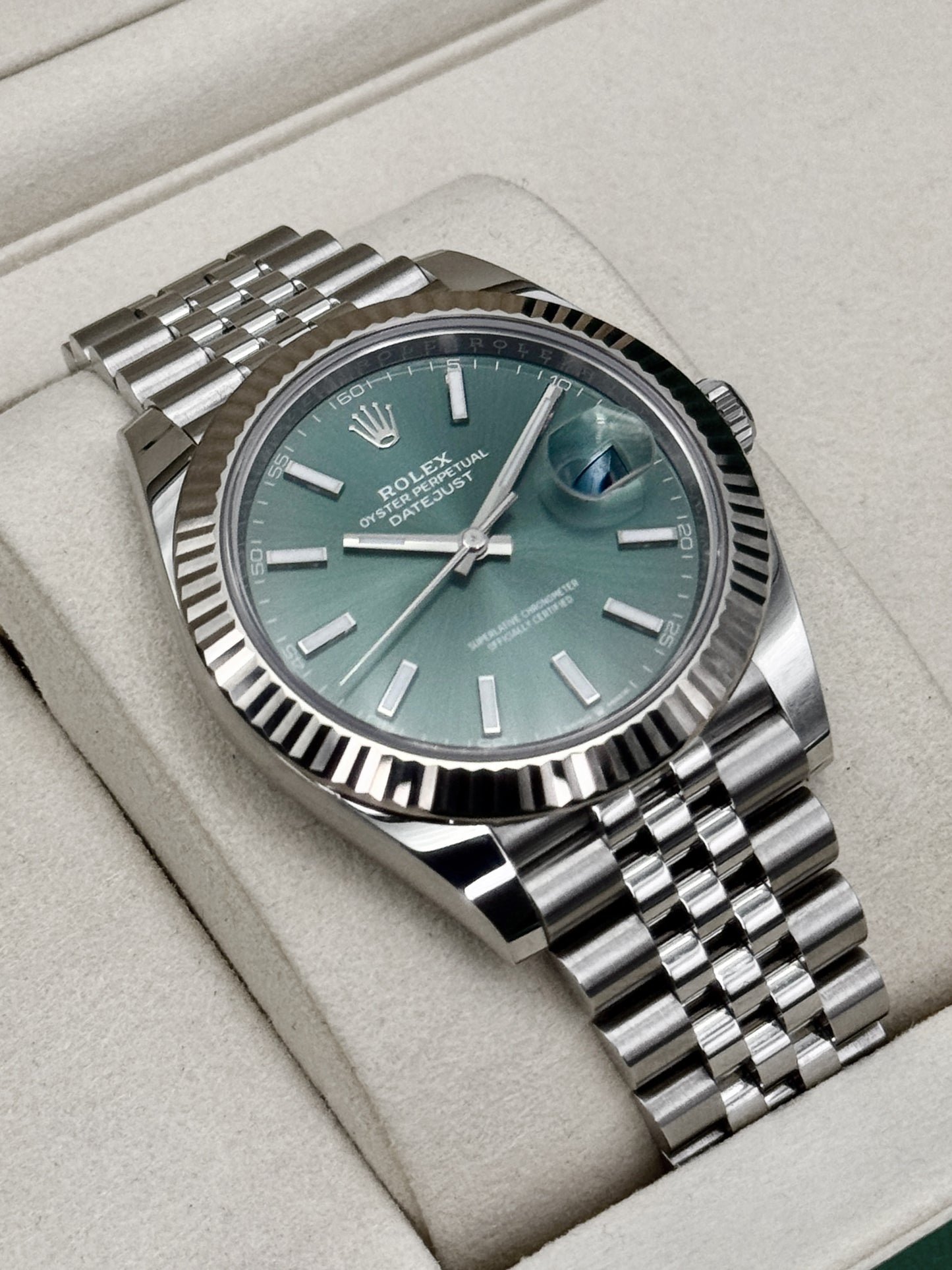2025 Rolex Datejust 41mm 126334 Stainless Steel Jubilee Green Dial