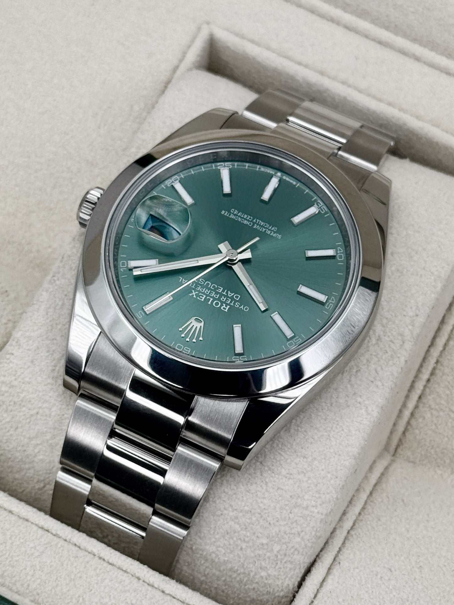 2025 Rolex Datejust 41mm 126300 Stainless Steel Oyster Green Dial