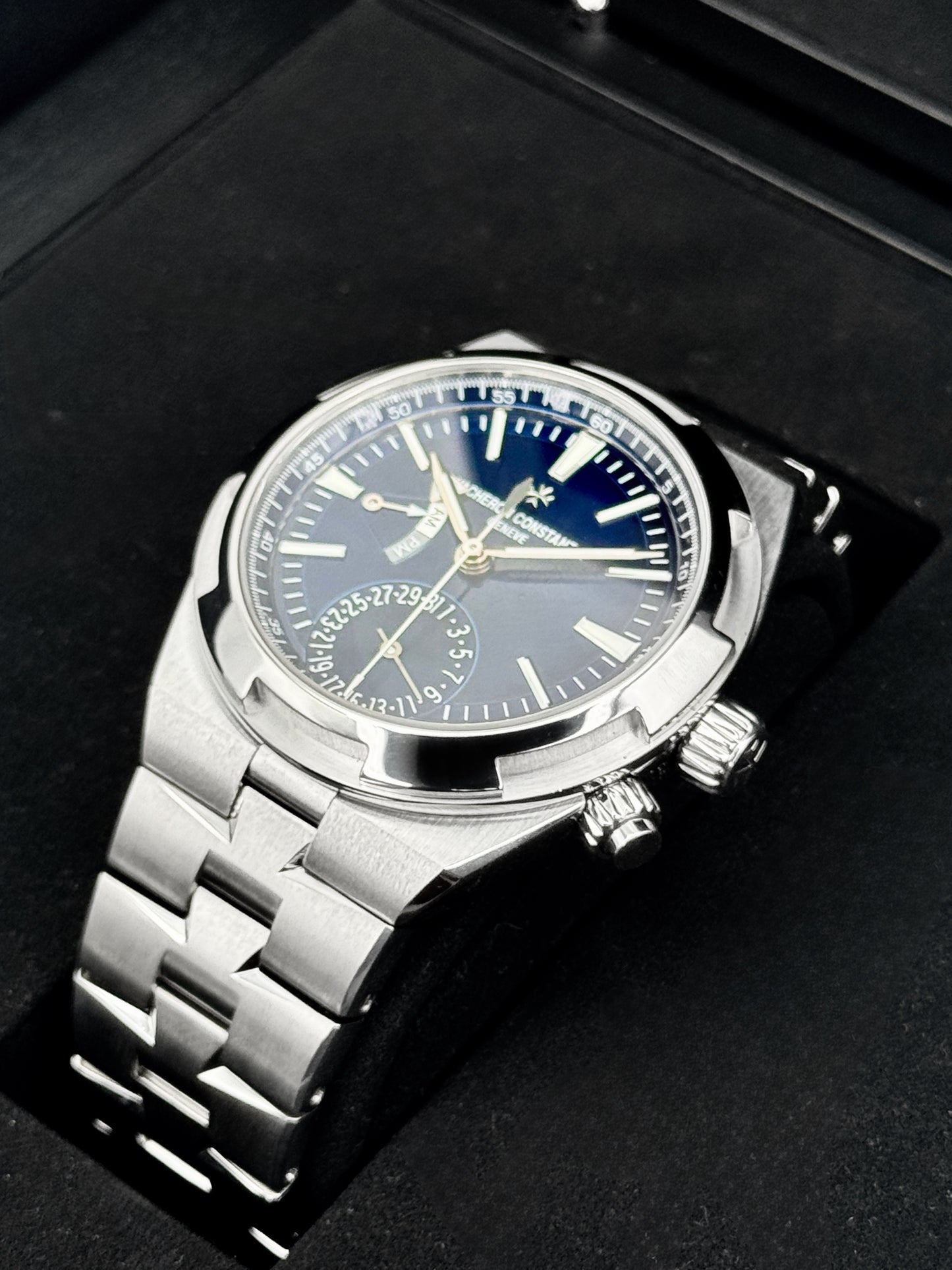 2020 Vacheron Constantin Overseas Dual Time 41mm 7900V Blue Dial