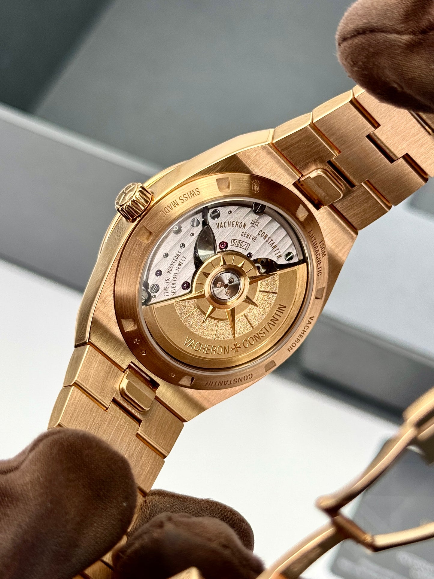 2024 Vacheron Constantin Overseas 41mm 4520V 18kt Pink Gold Blue Dial