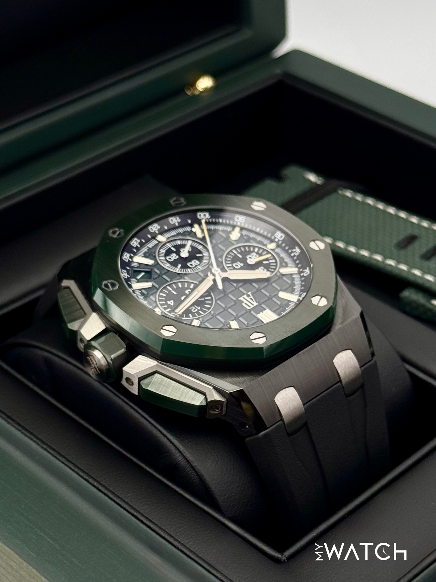 NEW 2025 Audemars Piguet Royal Oak Chroograph 43mm 26420CE Ceramic Green Dial
