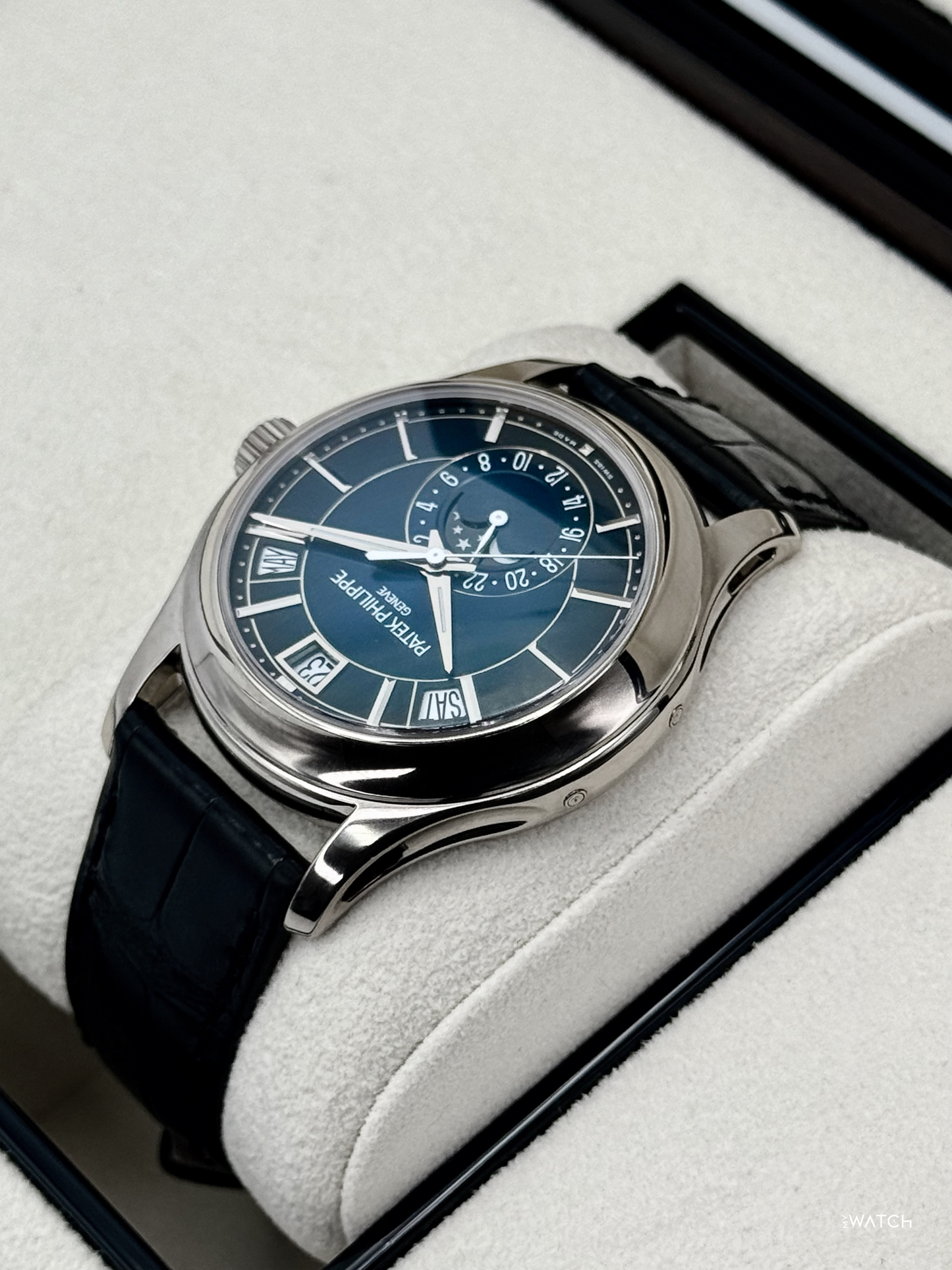 2021 Patek Philippe Annual Calander 40mm 5205G White Gold Blue Dial (Deployant Buckle)