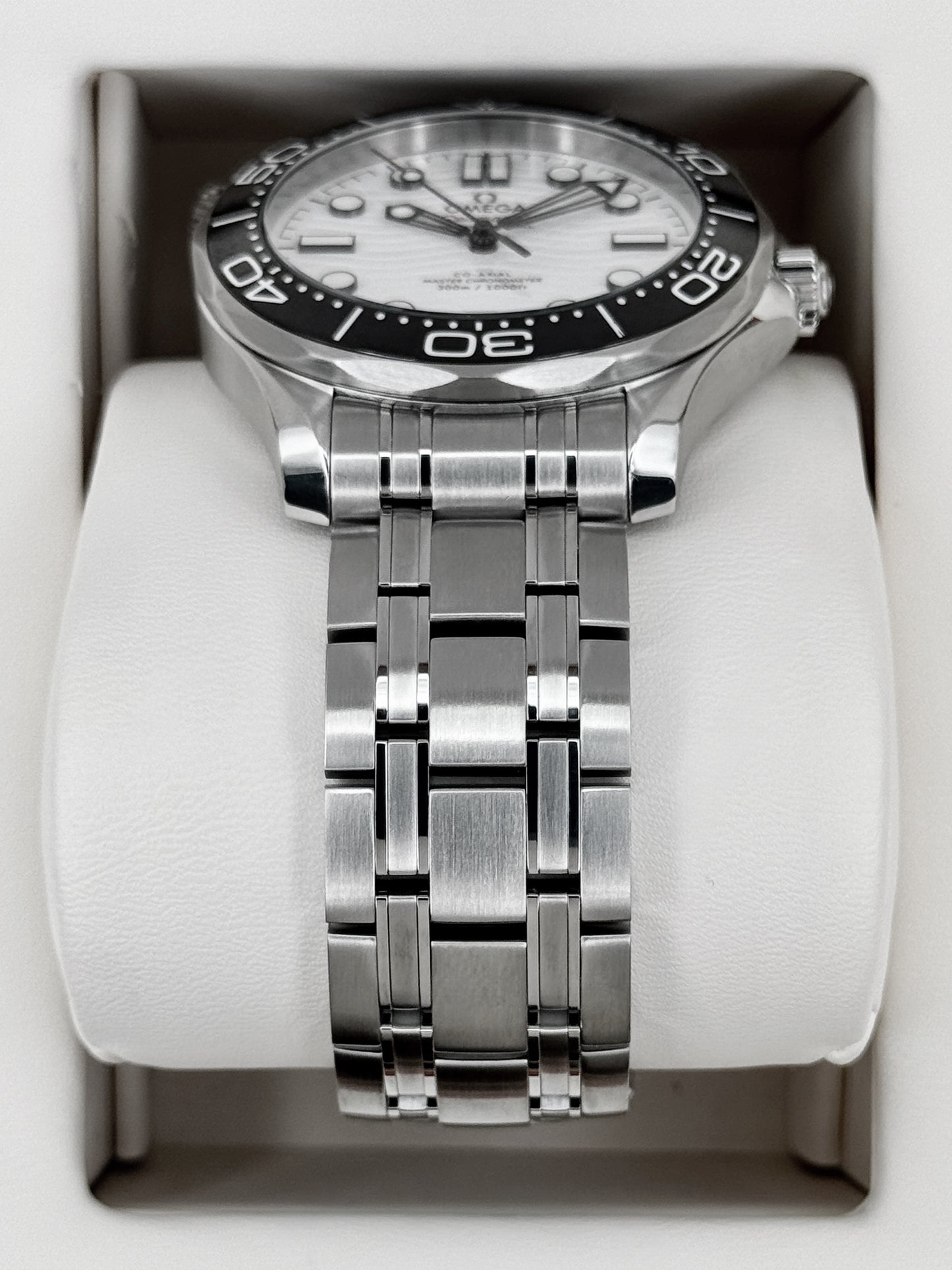 2022 Omega Seamaster 42mm 210.30.42.20.04.001 Stainless Steel White Dial
