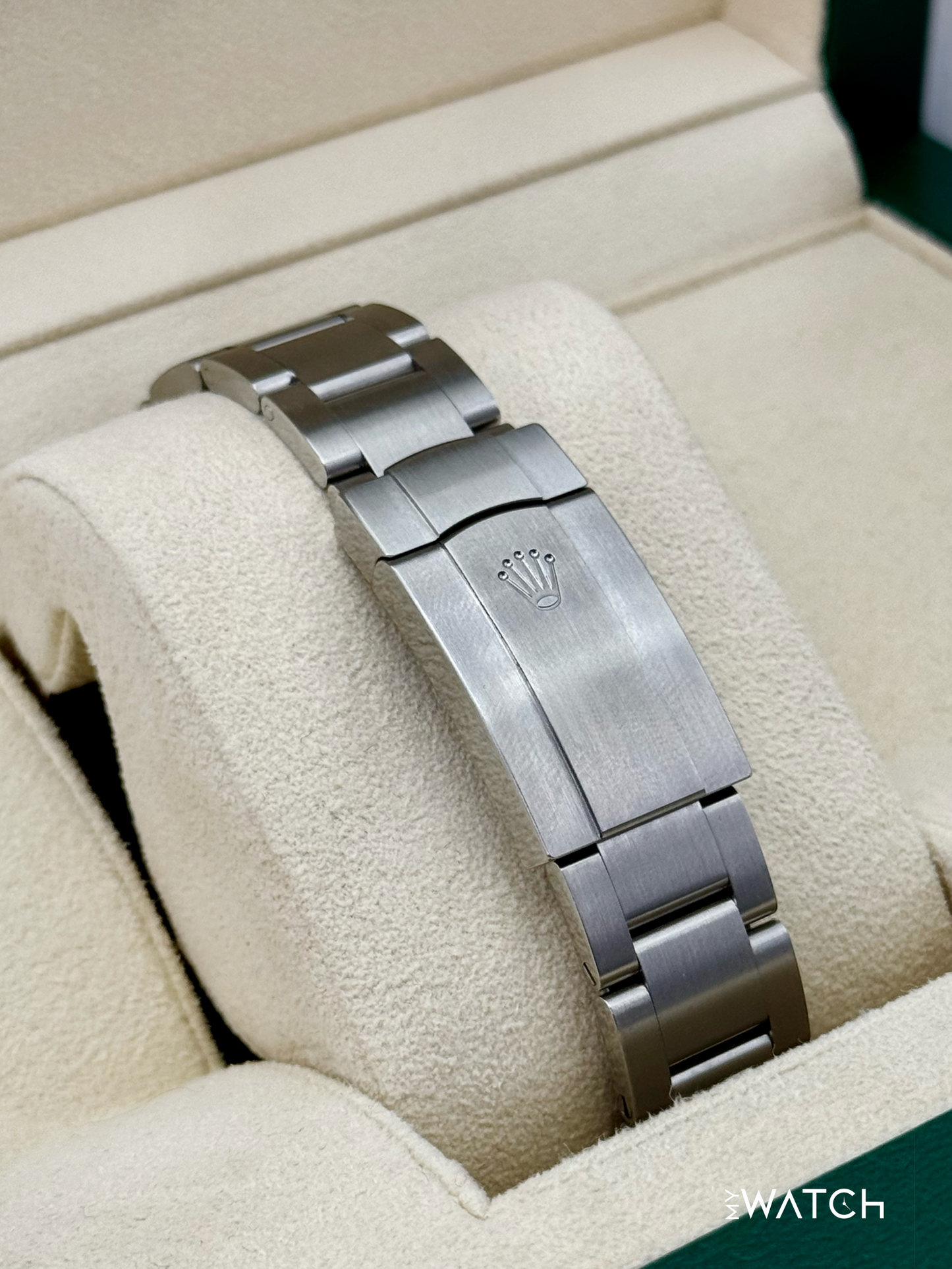 2025 Rolex Oyster Perpetual 41mm 124300 Green Dial