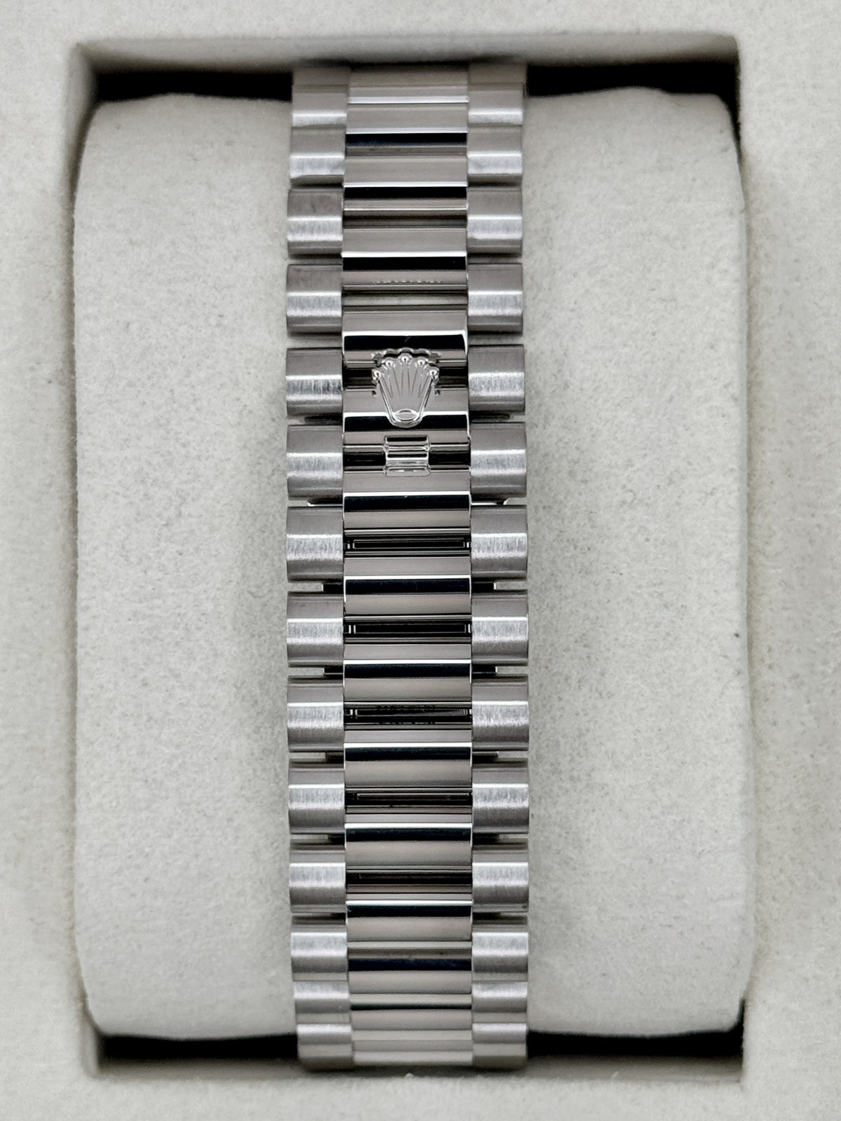 NEW 2026 Rolex Day-Date 40mm 228239 Presidential Blue Ombre Dial