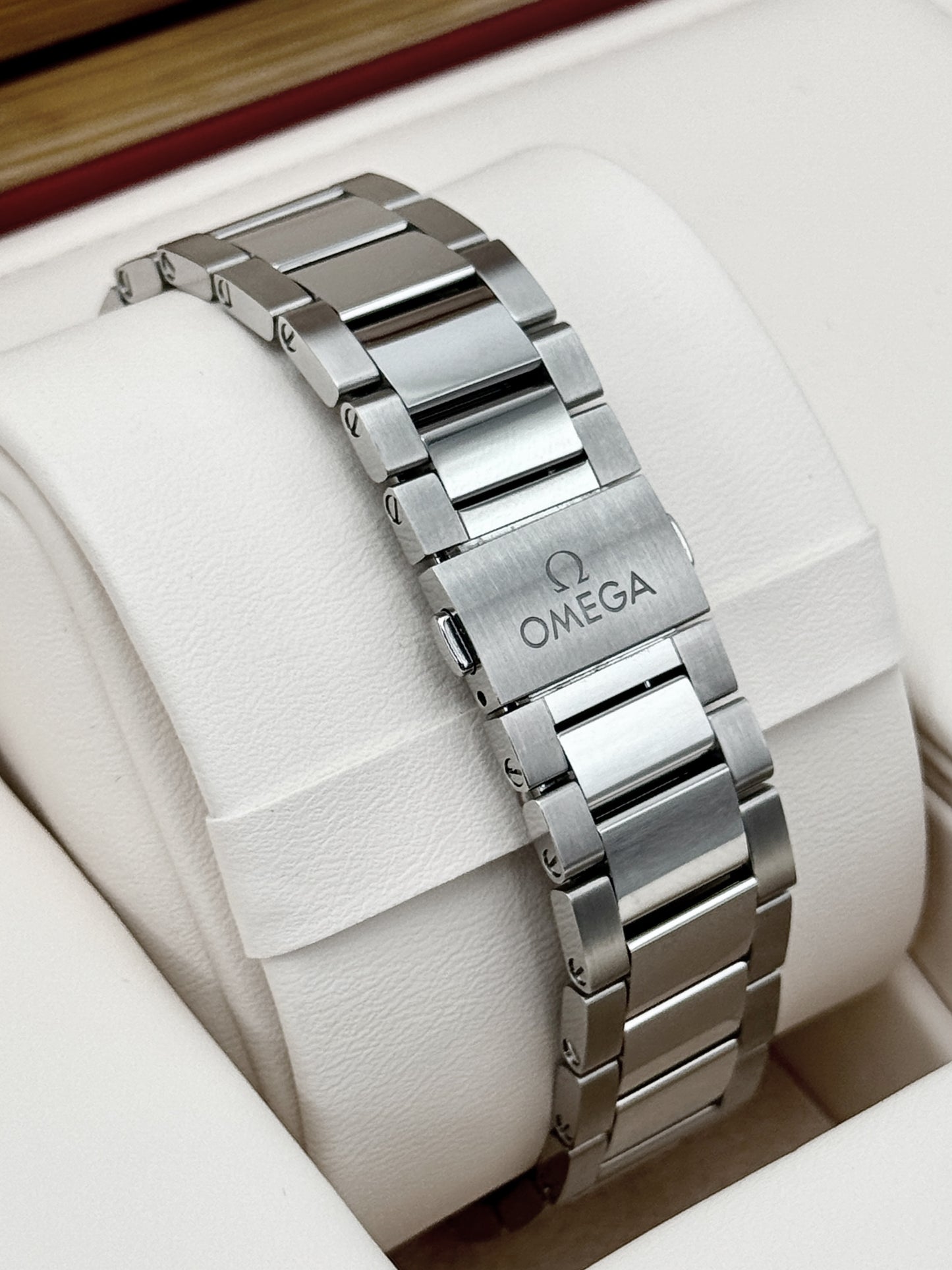 2025 Omega Seamaster Aqua Terra Worldtimer 43mm 220.10.43.22.03.002 Blue Dial